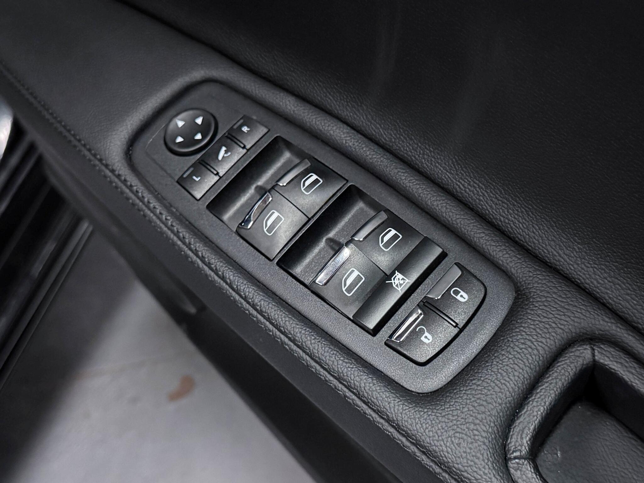 Maserati Ghibli view 26