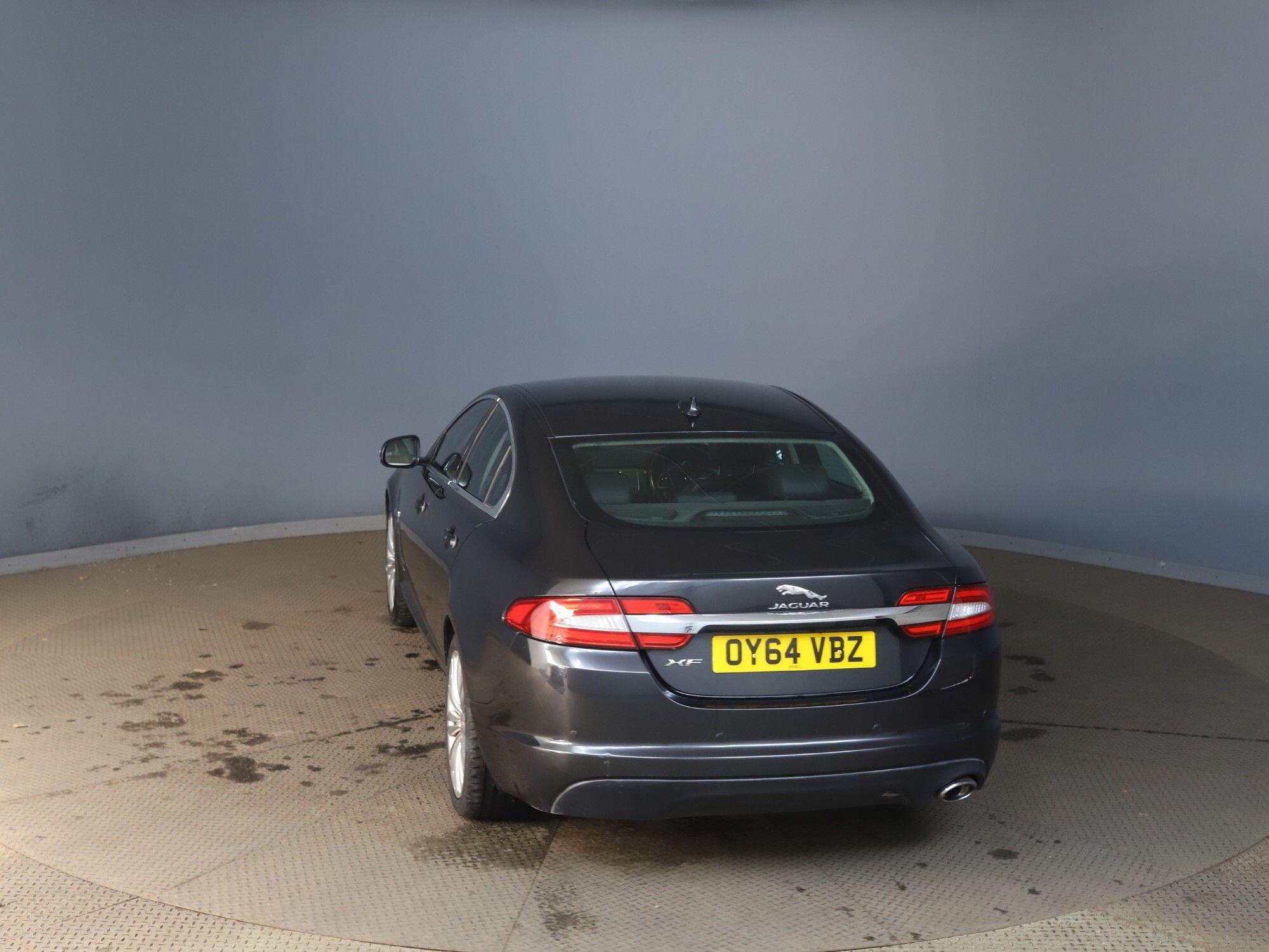 Jaguar XF view 9