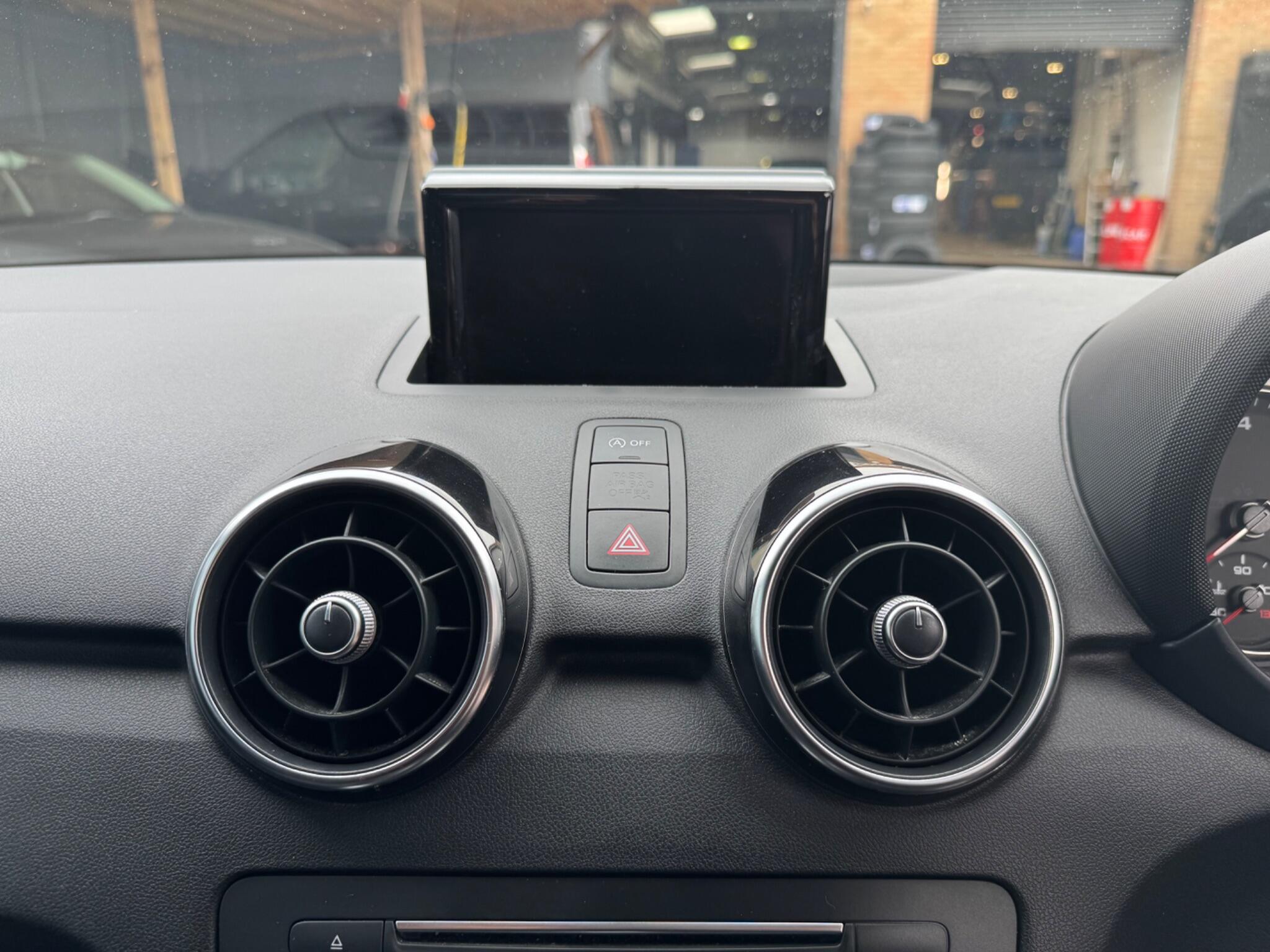 Audi A1 view 22