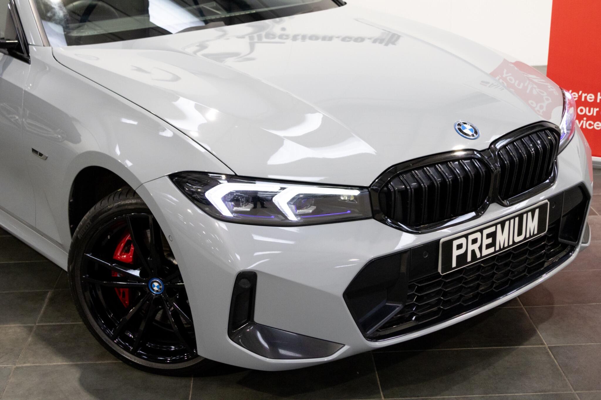 BMW 3 Series view 4