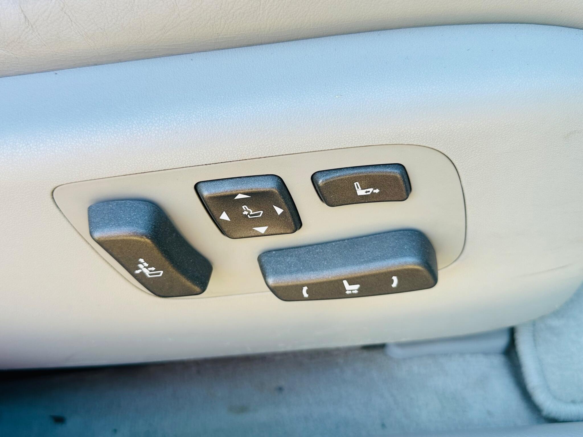 Lexus LS view 17