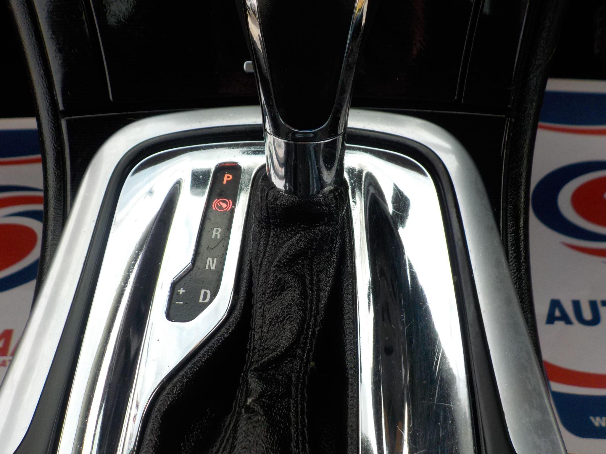 Vauxhall Insignia 2.0 CDTi Tech Line Auto Euro 5 5dr