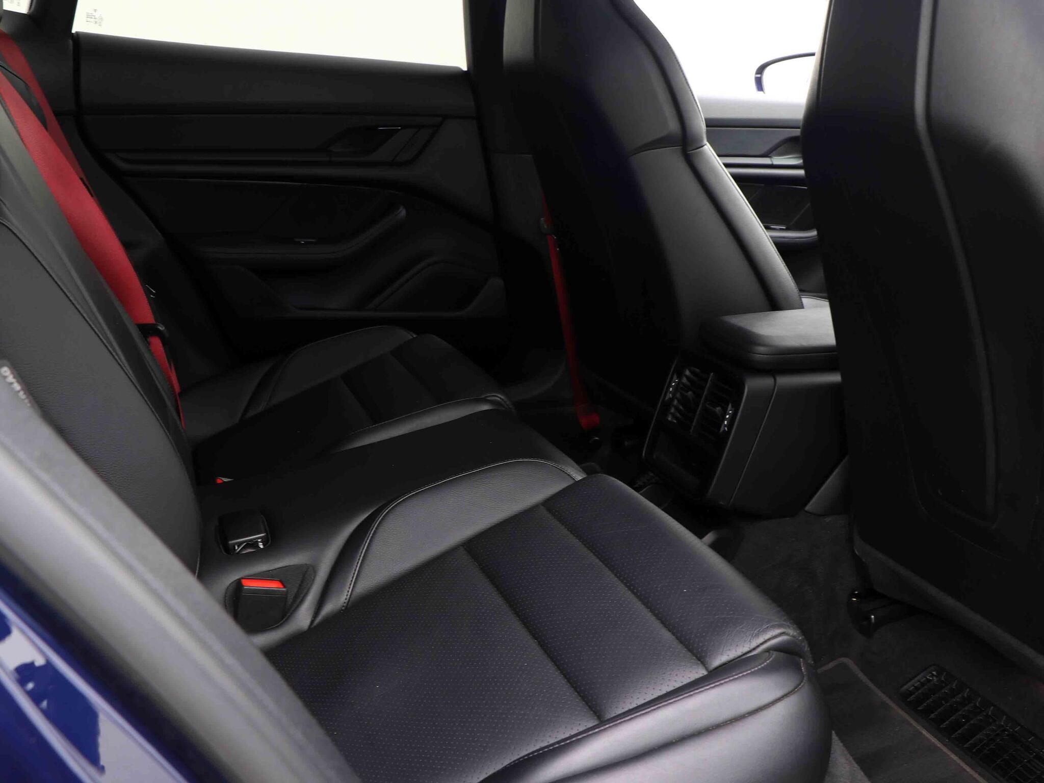 Porsche Taycan view 26