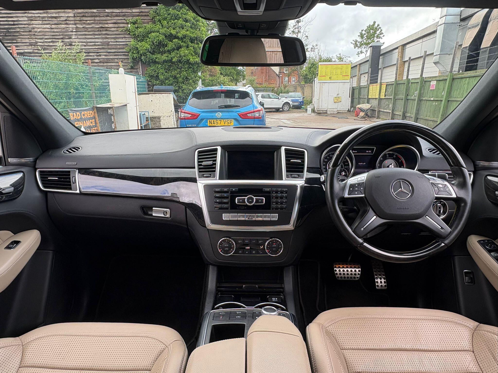 Mercedes-Benz M-Class view 11
