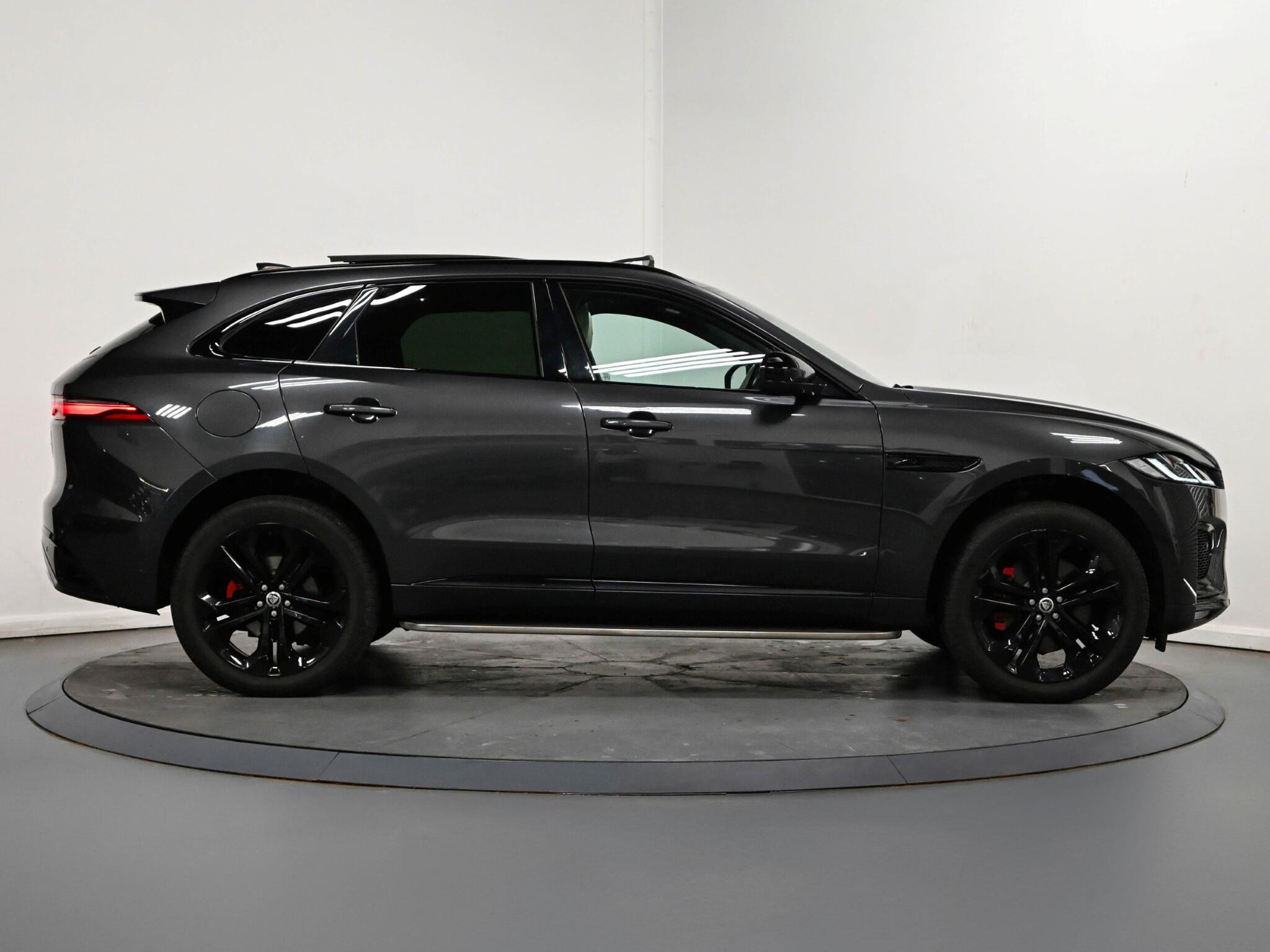 Jaguar F-Pace view 18