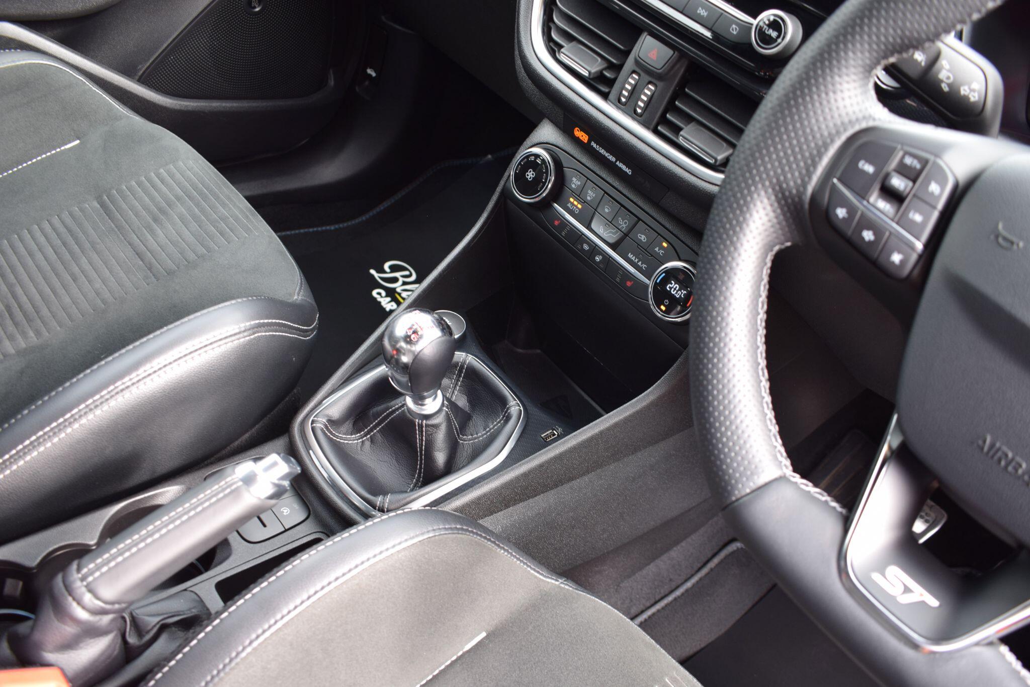 Ford Fiesta view 13