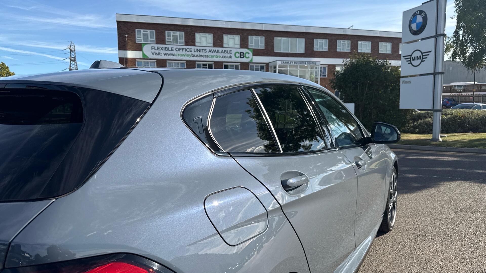 BMW 1 Series view 30