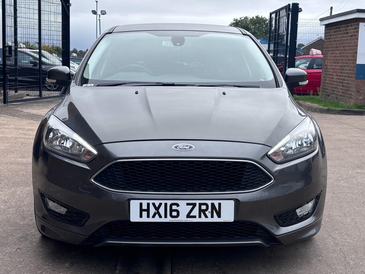 Ford Focus view 2
