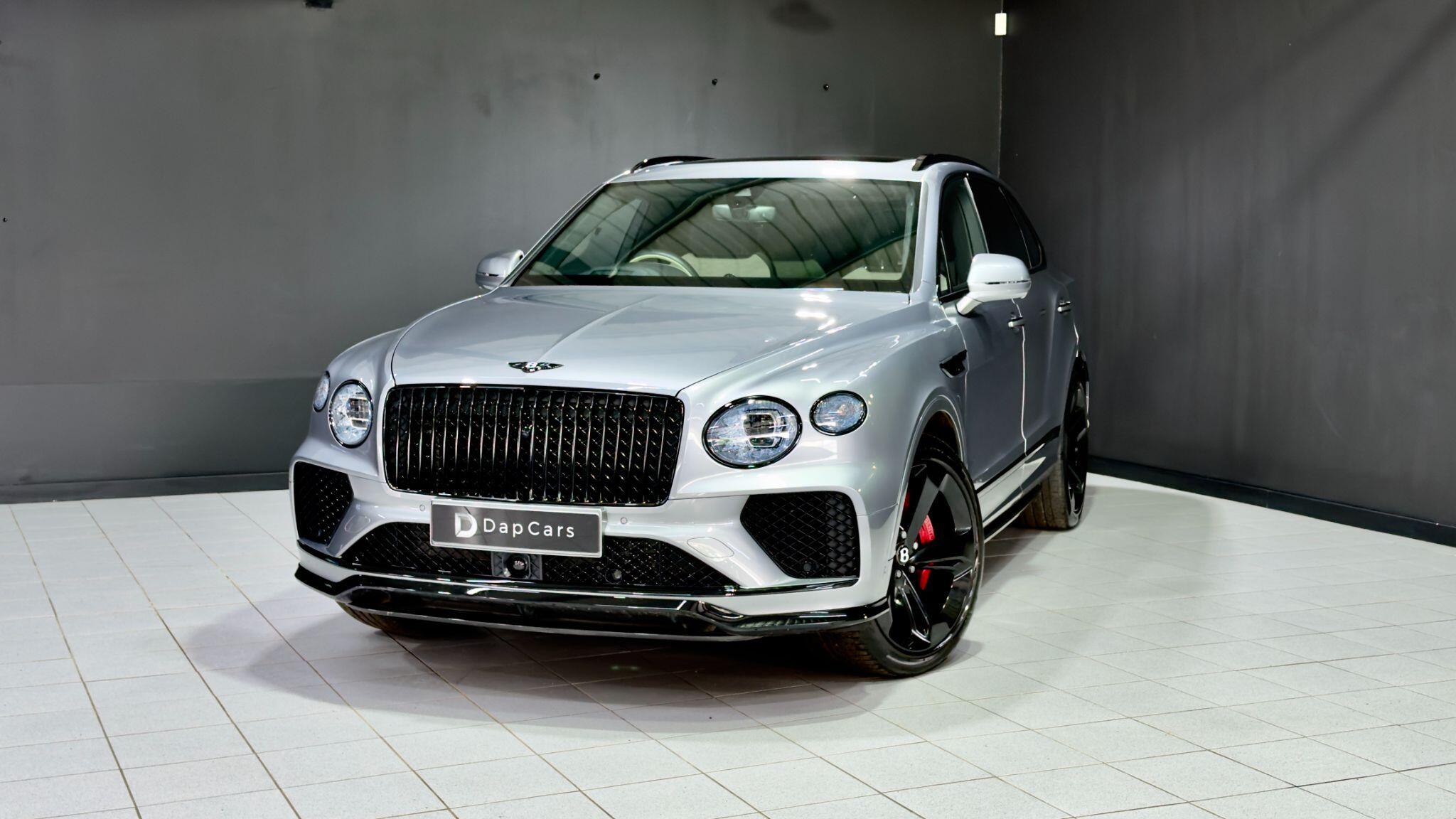 Bentley Bentayga view 16