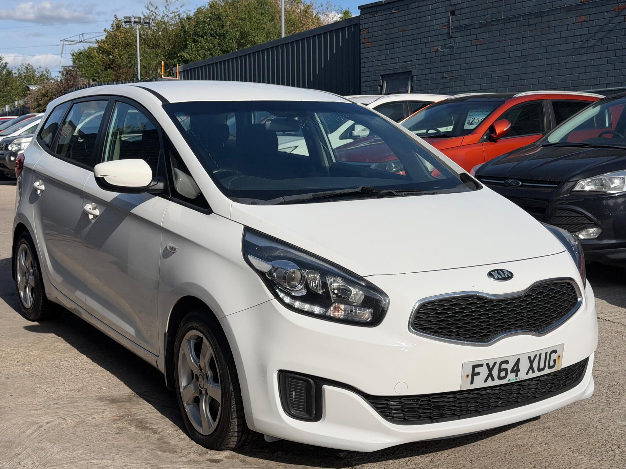 Kia Carens view 3