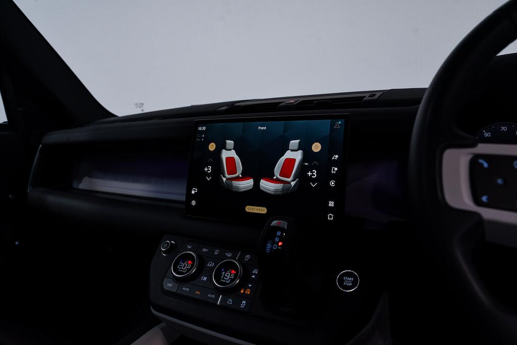 Land Rover Defender view 23