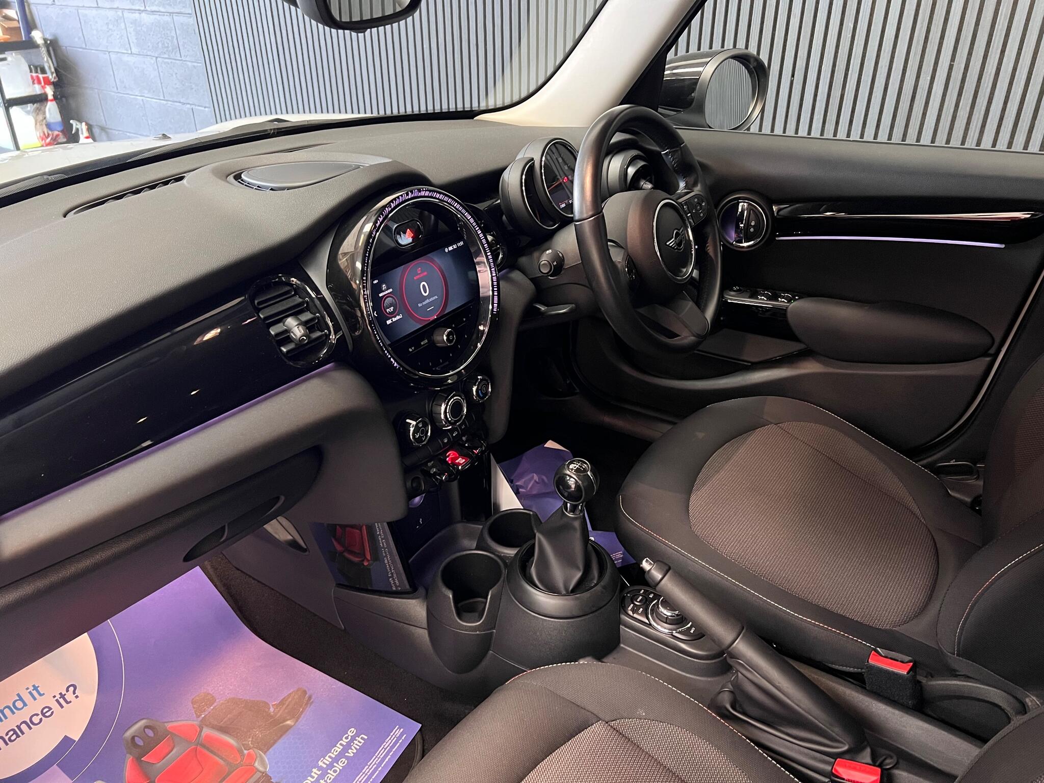 Mini Hatch view 21