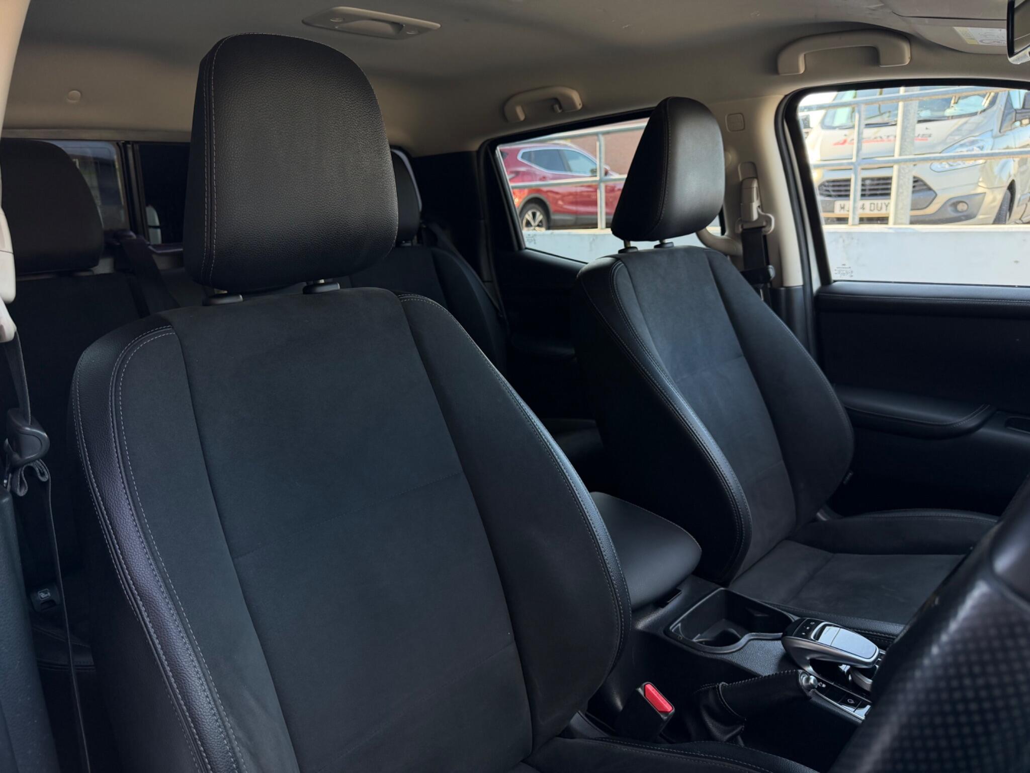 Mercedes-Benz X-Class view 5
