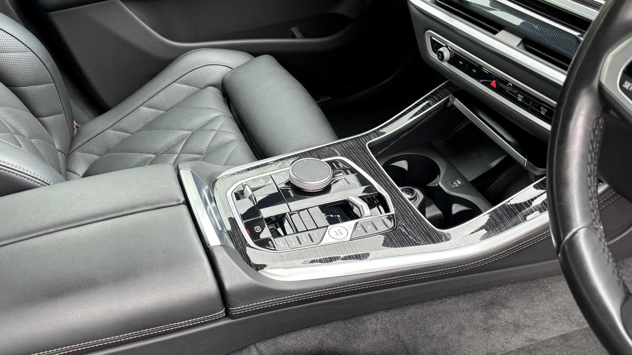 BMW X5 view 7