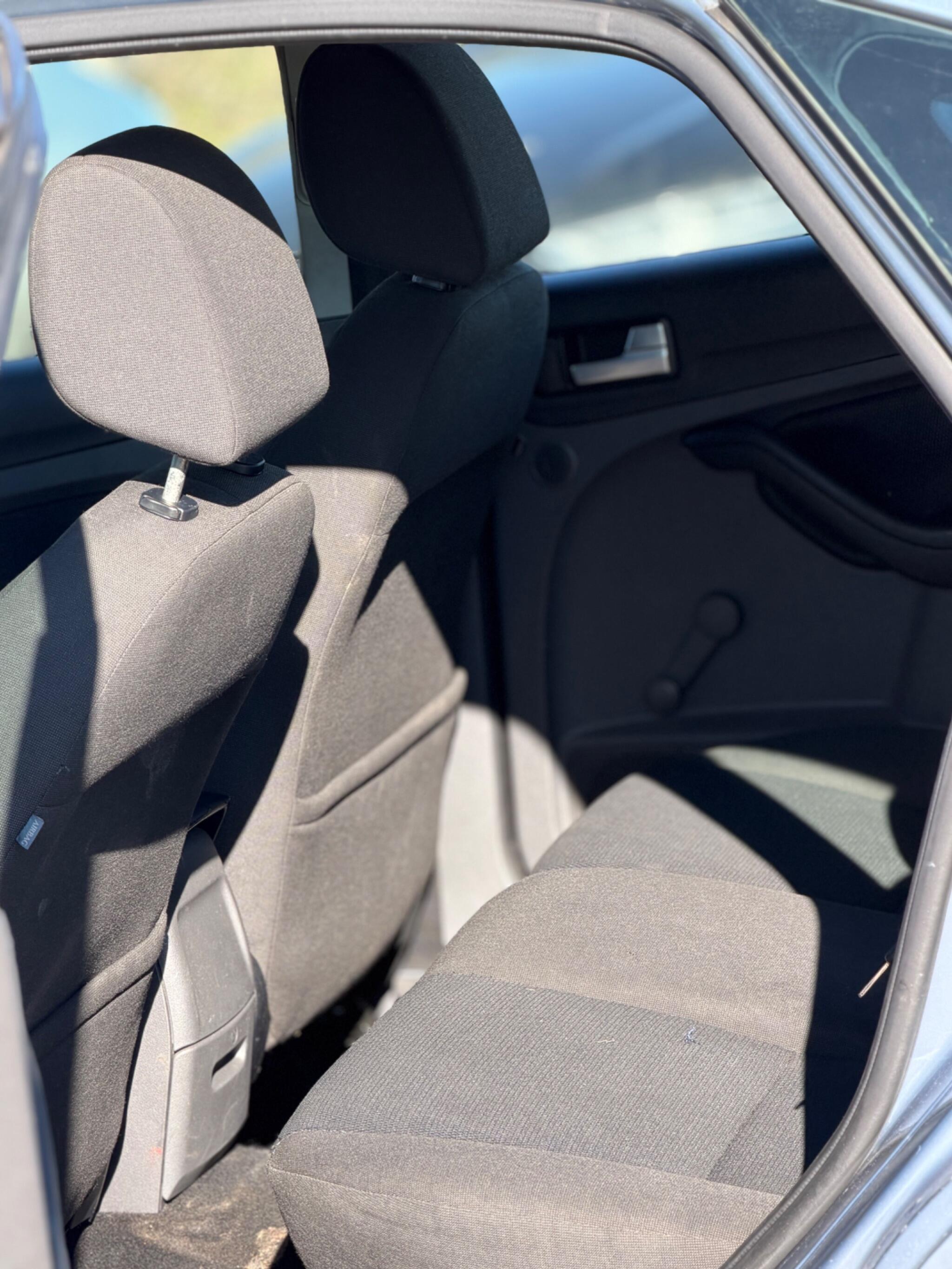 2006 Ford Focus 1.6 Zetec Climate 5dr image 22