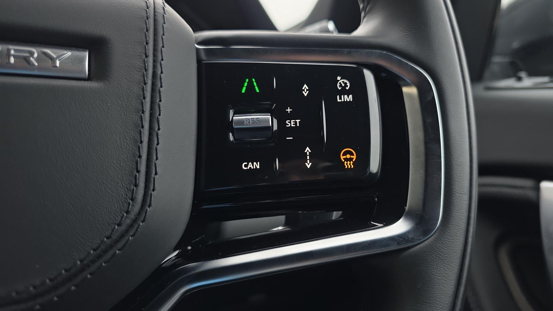 Land Rover Discovery Sport view 32