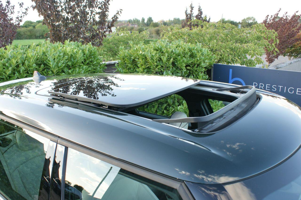 Mini Clubman view 12