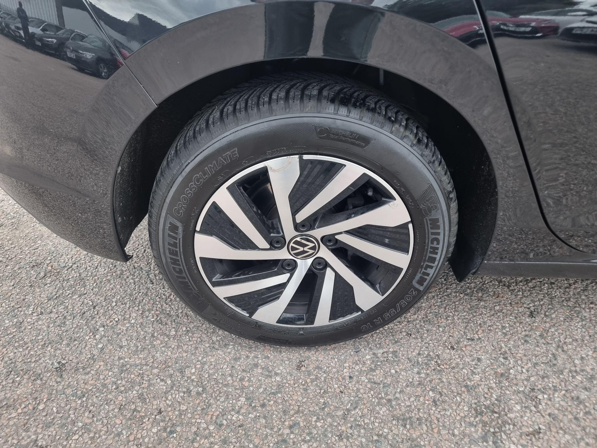 Volkswagen Golf view 10