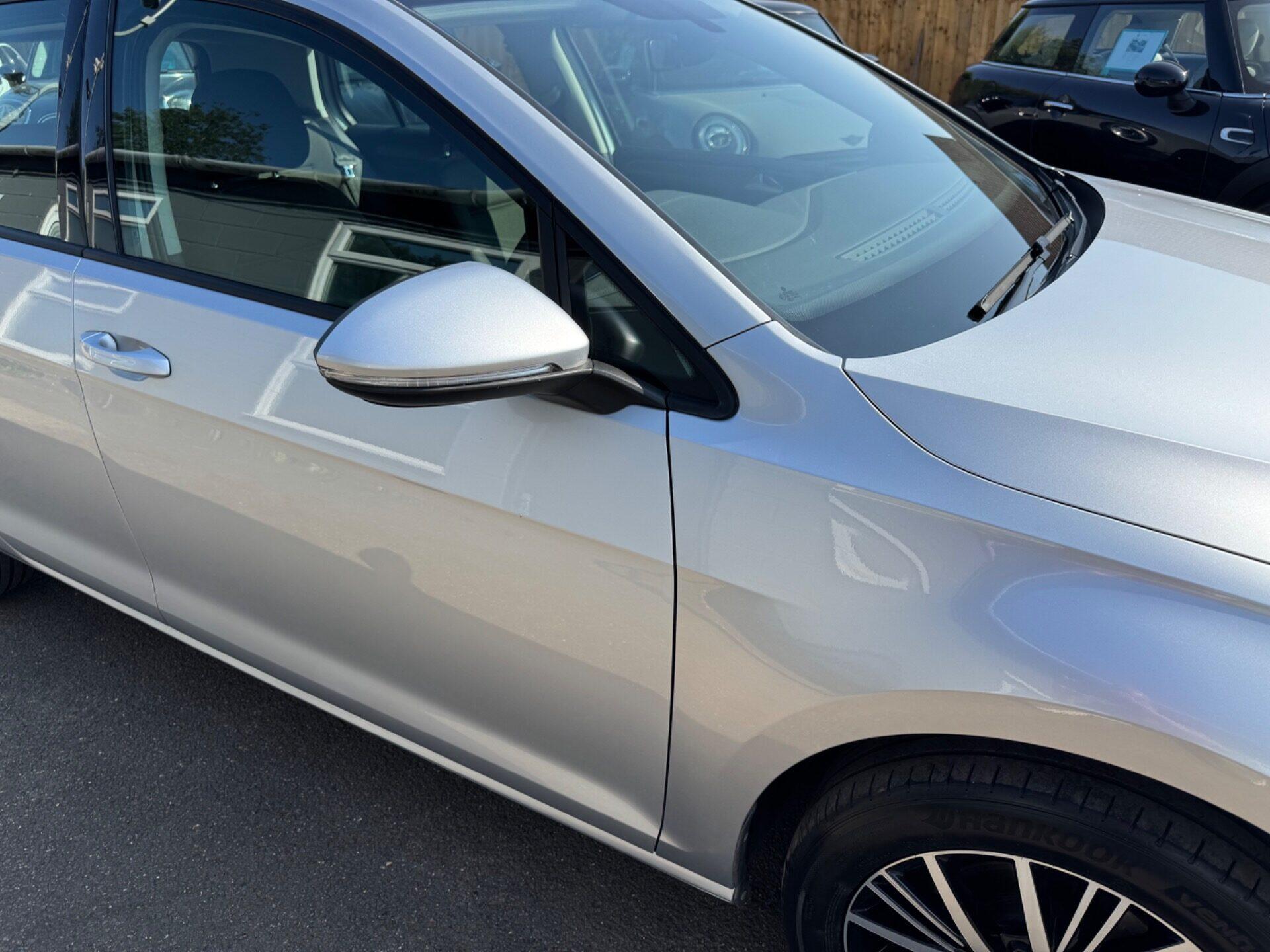Volkswagen Golf view 18