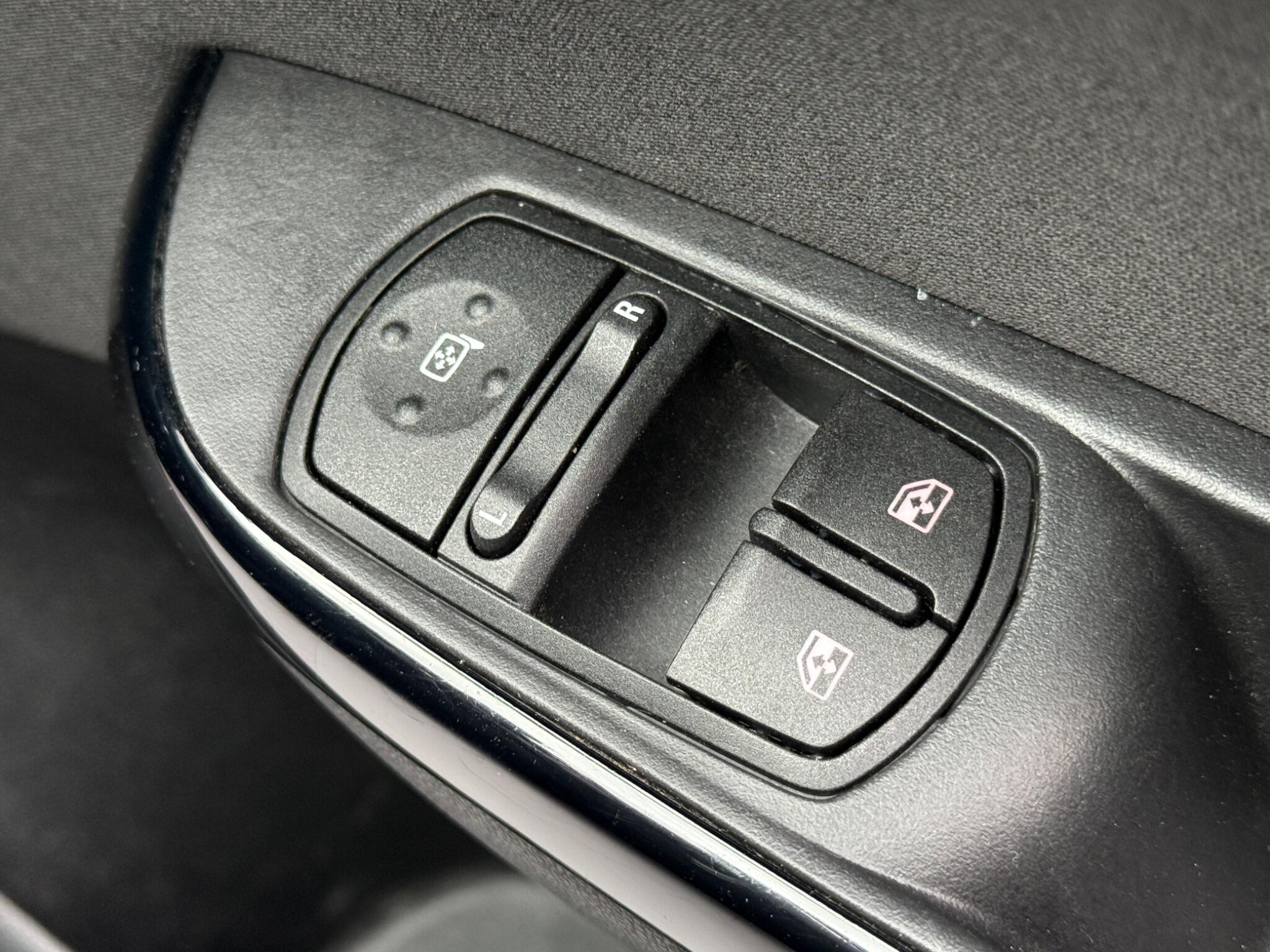 Vauxhall Corsa - Image 67