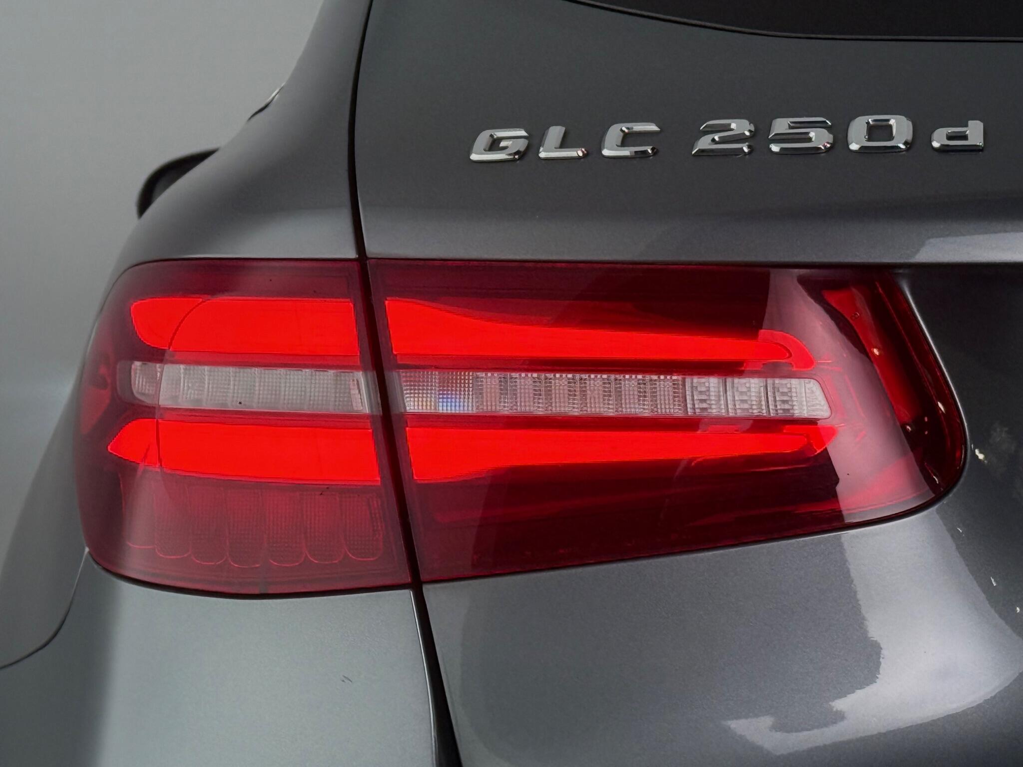 Mercedes-Benz GLC view 6