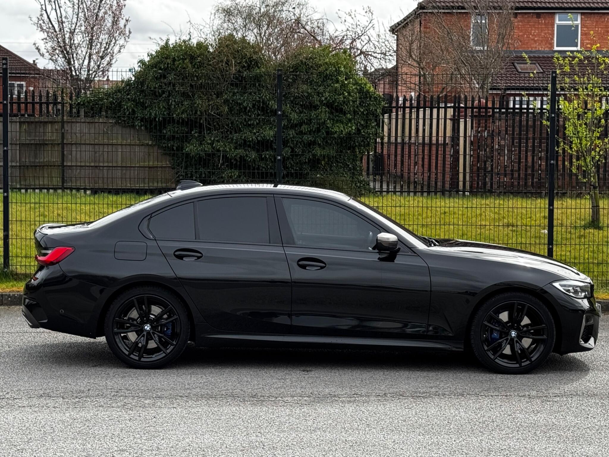 BMW 3 Series view 18