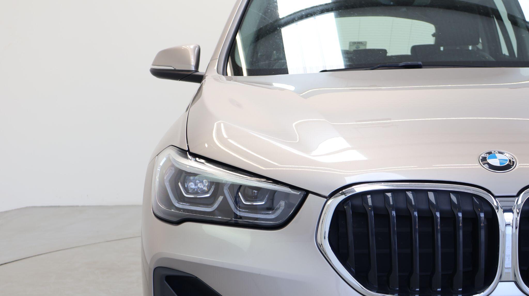 2022 BMW X1 thumbnail 3