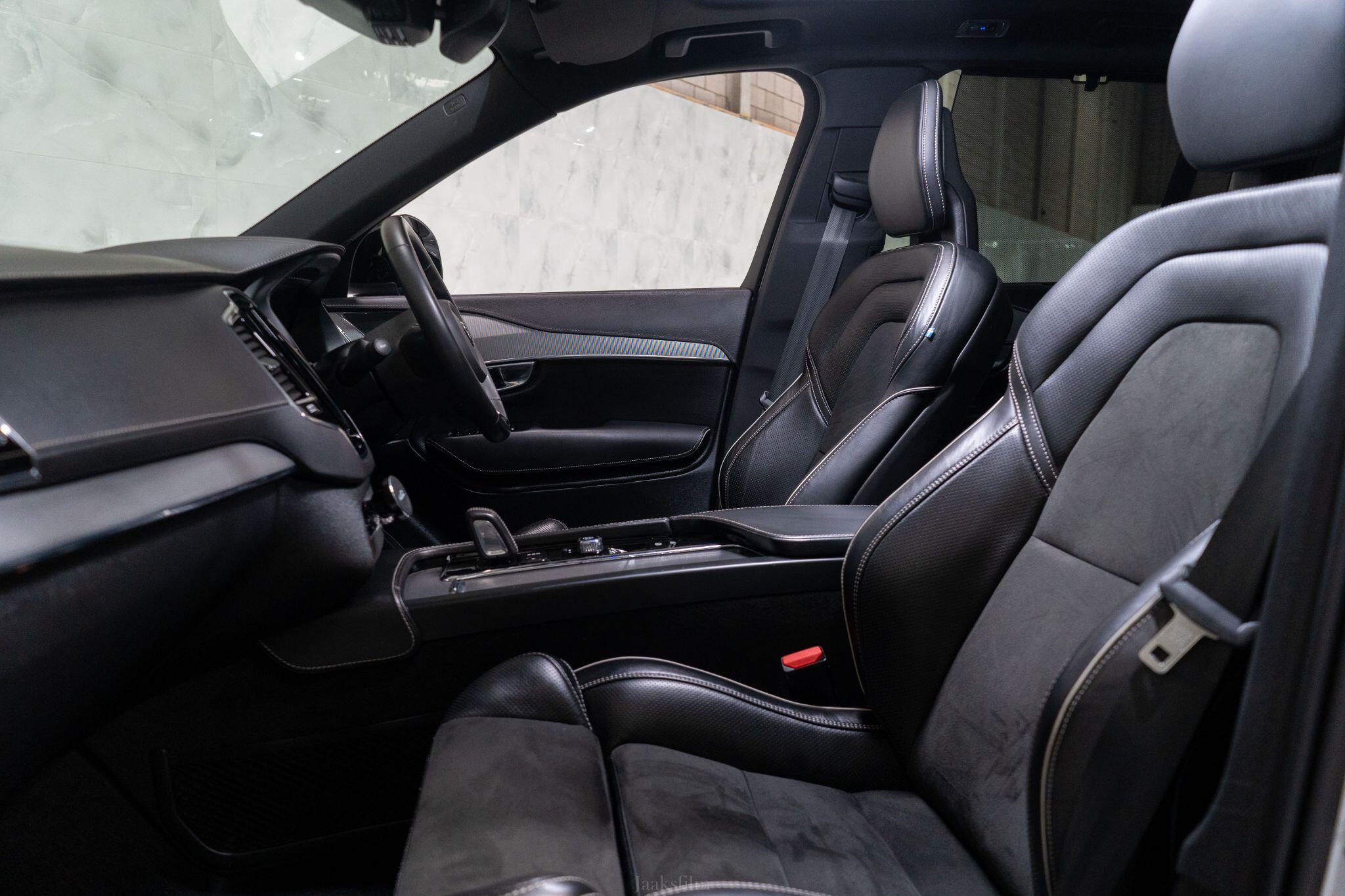 Volvo XC90 view 36