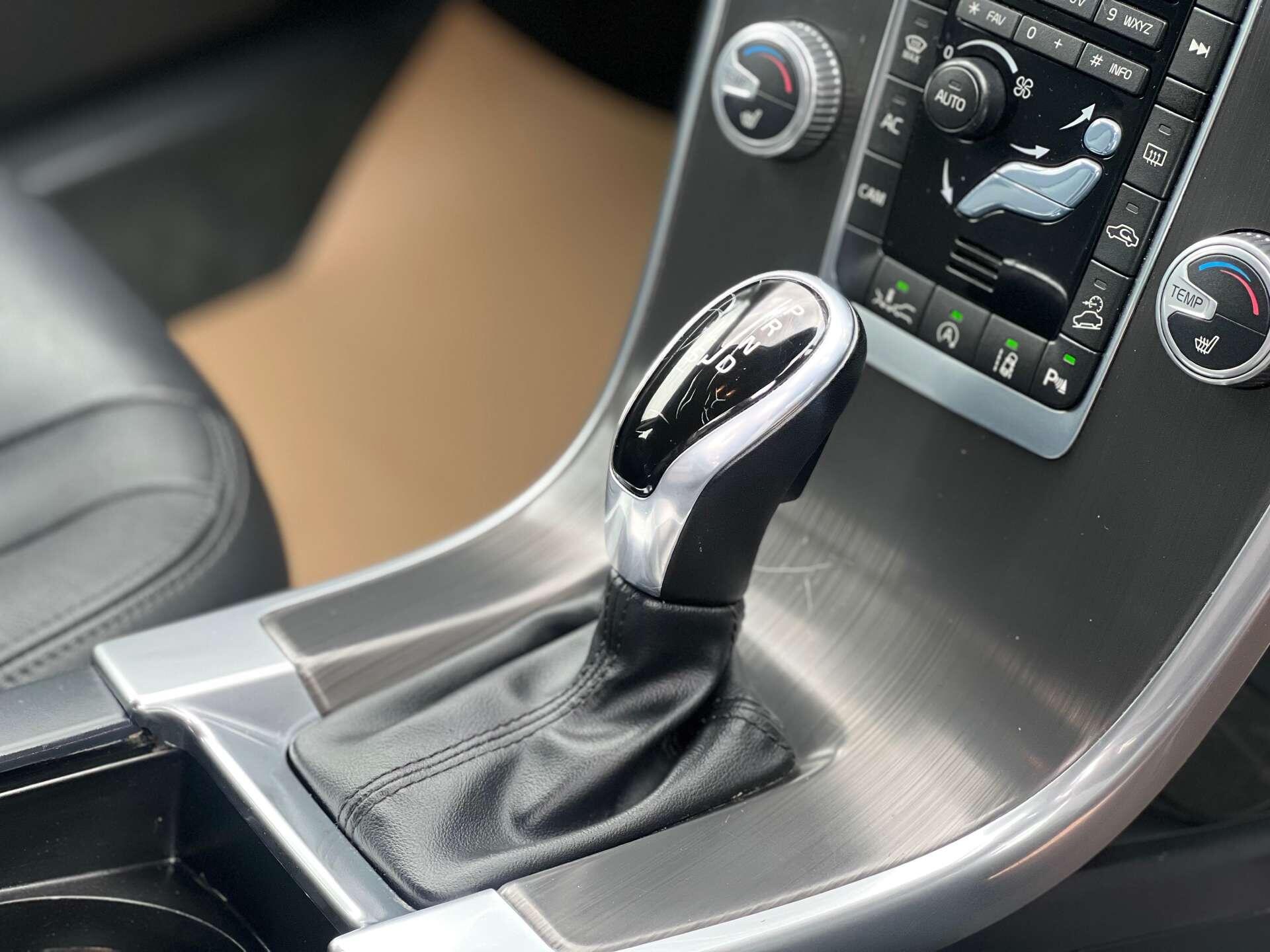 Volvo XC60 view 21