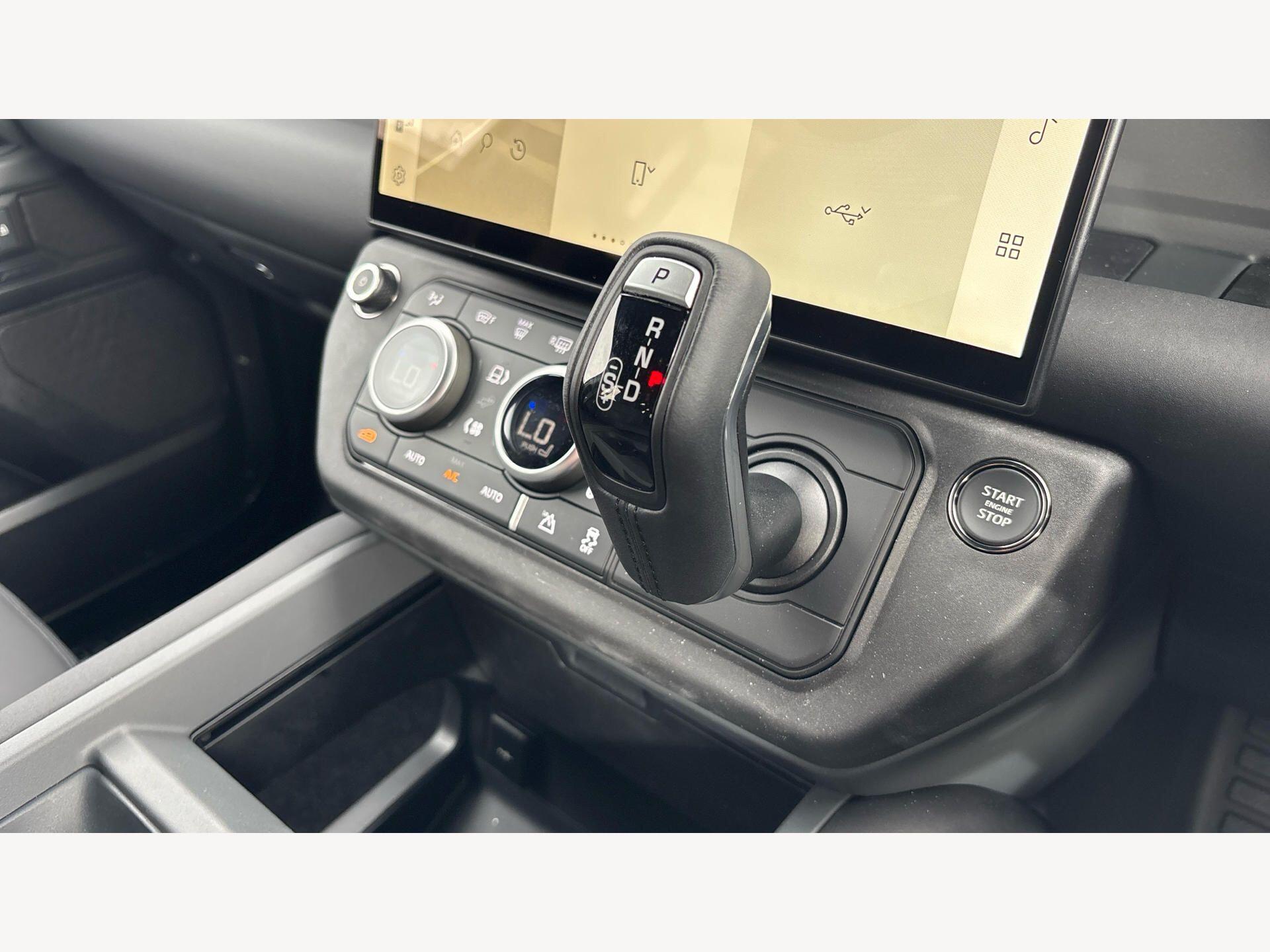 Land Rover Defender view 16
