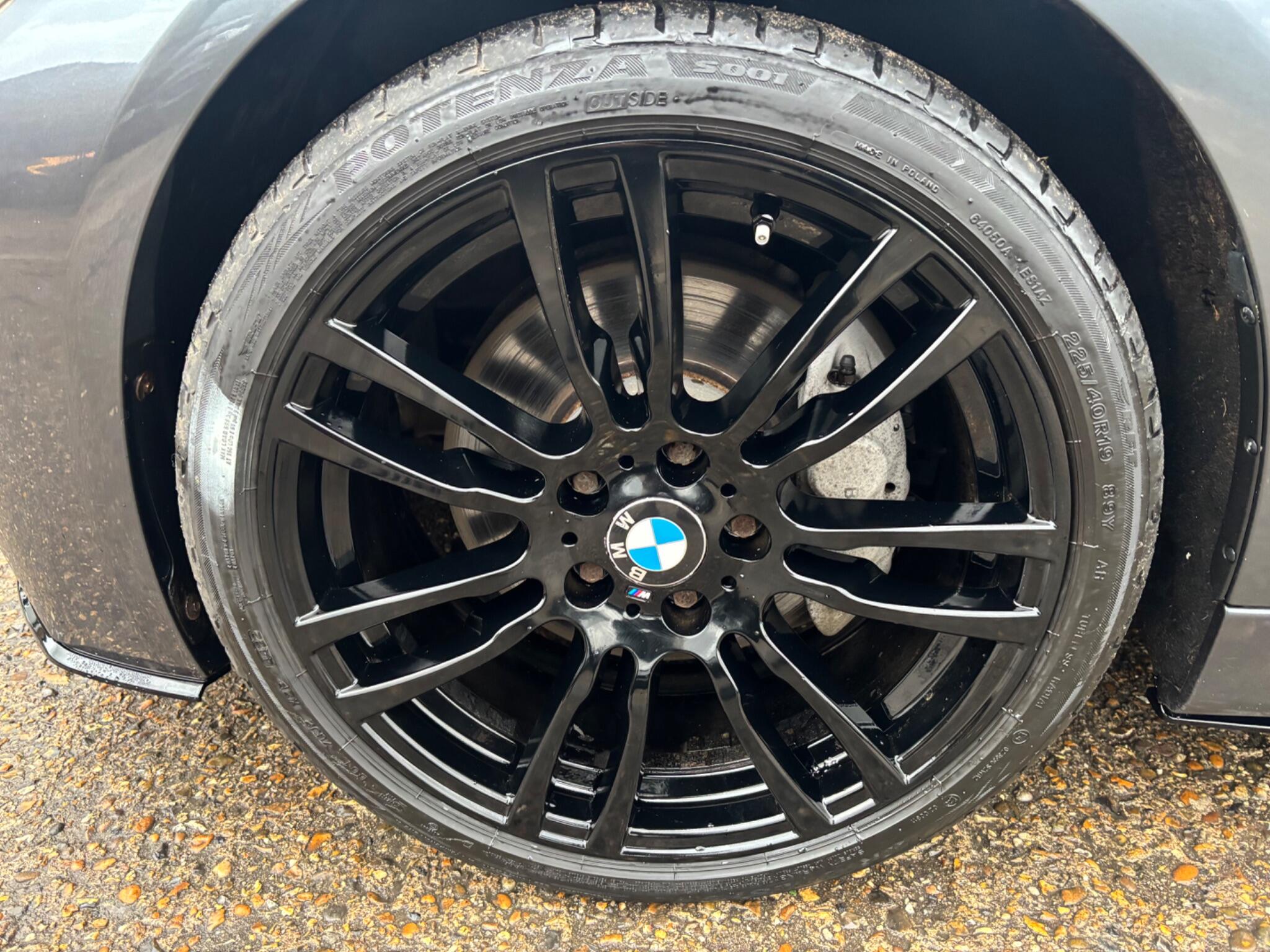 BMW 3 Series view 44
