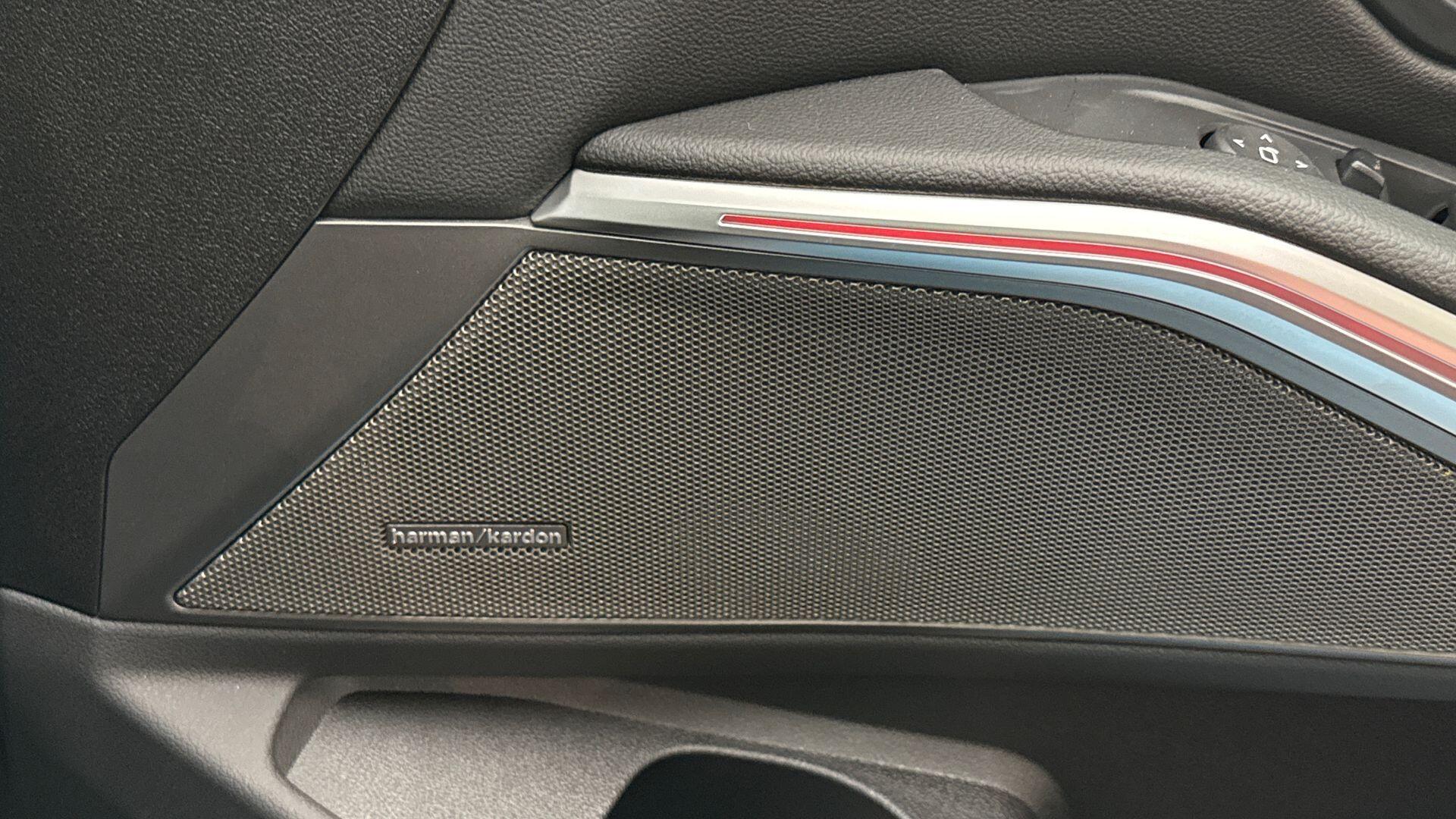 BMW 3 Series view 20