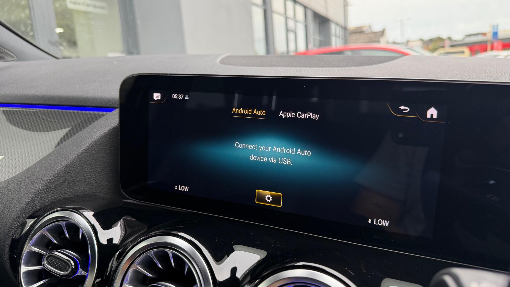 Mercedes-Benz Gla view 23