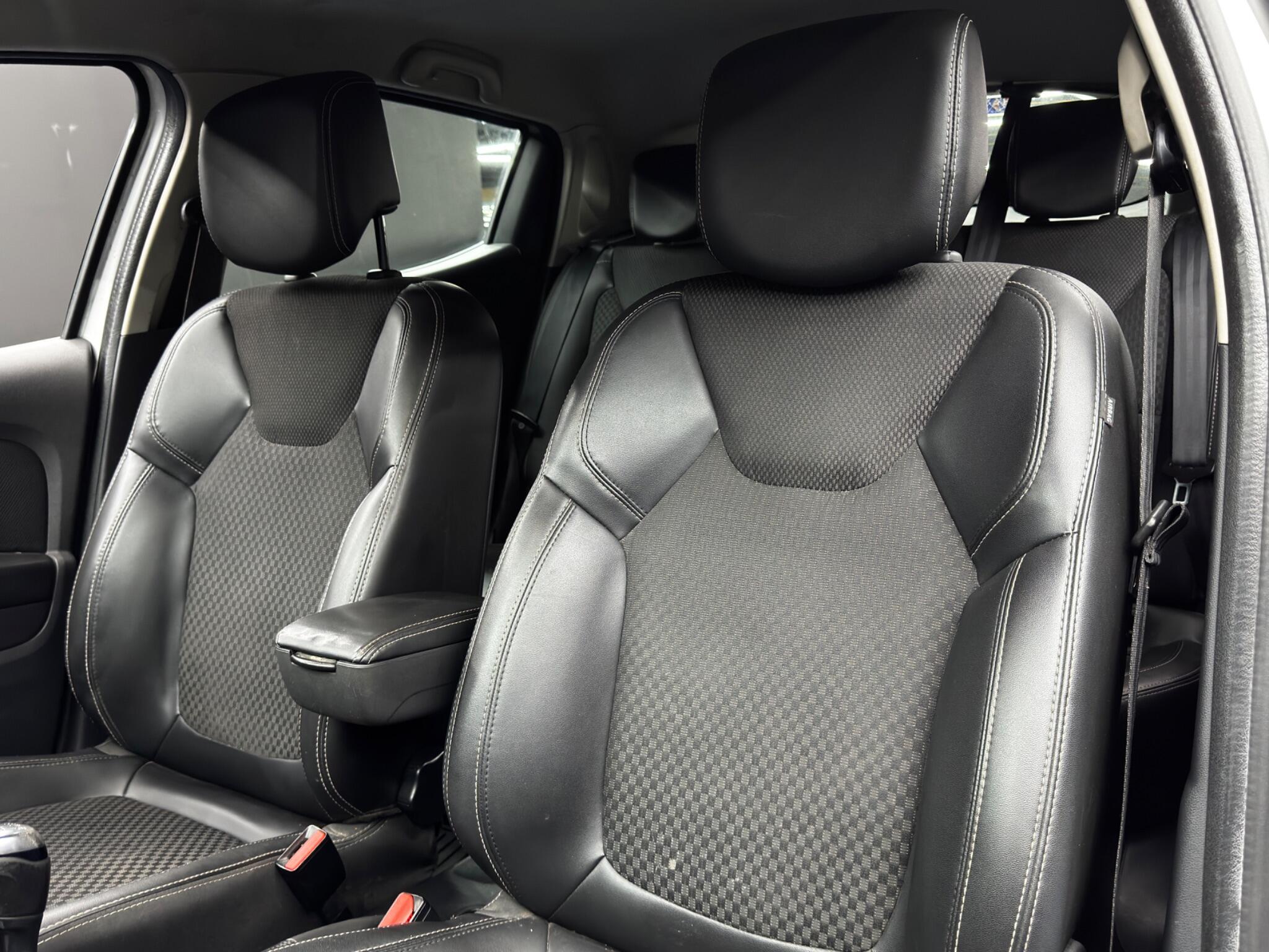 Renault Clio view 14