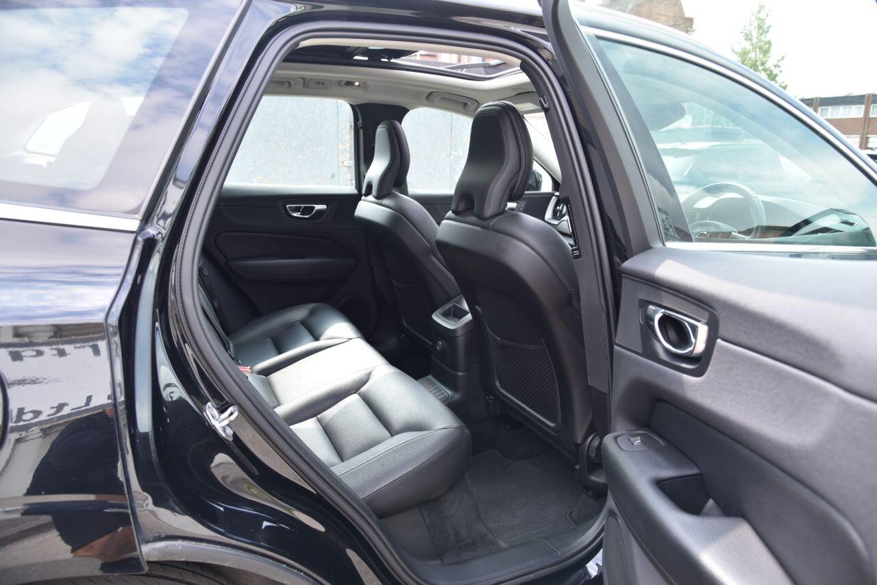Volvo XC60 view 24