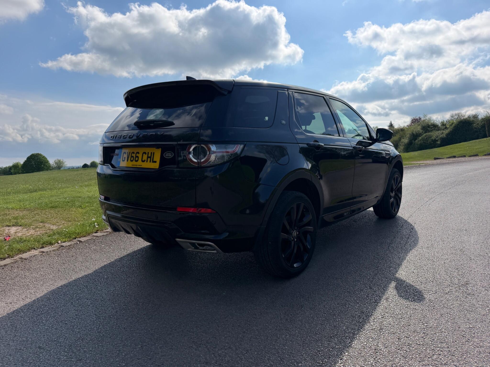 Land Rover Discovery Sport view 10