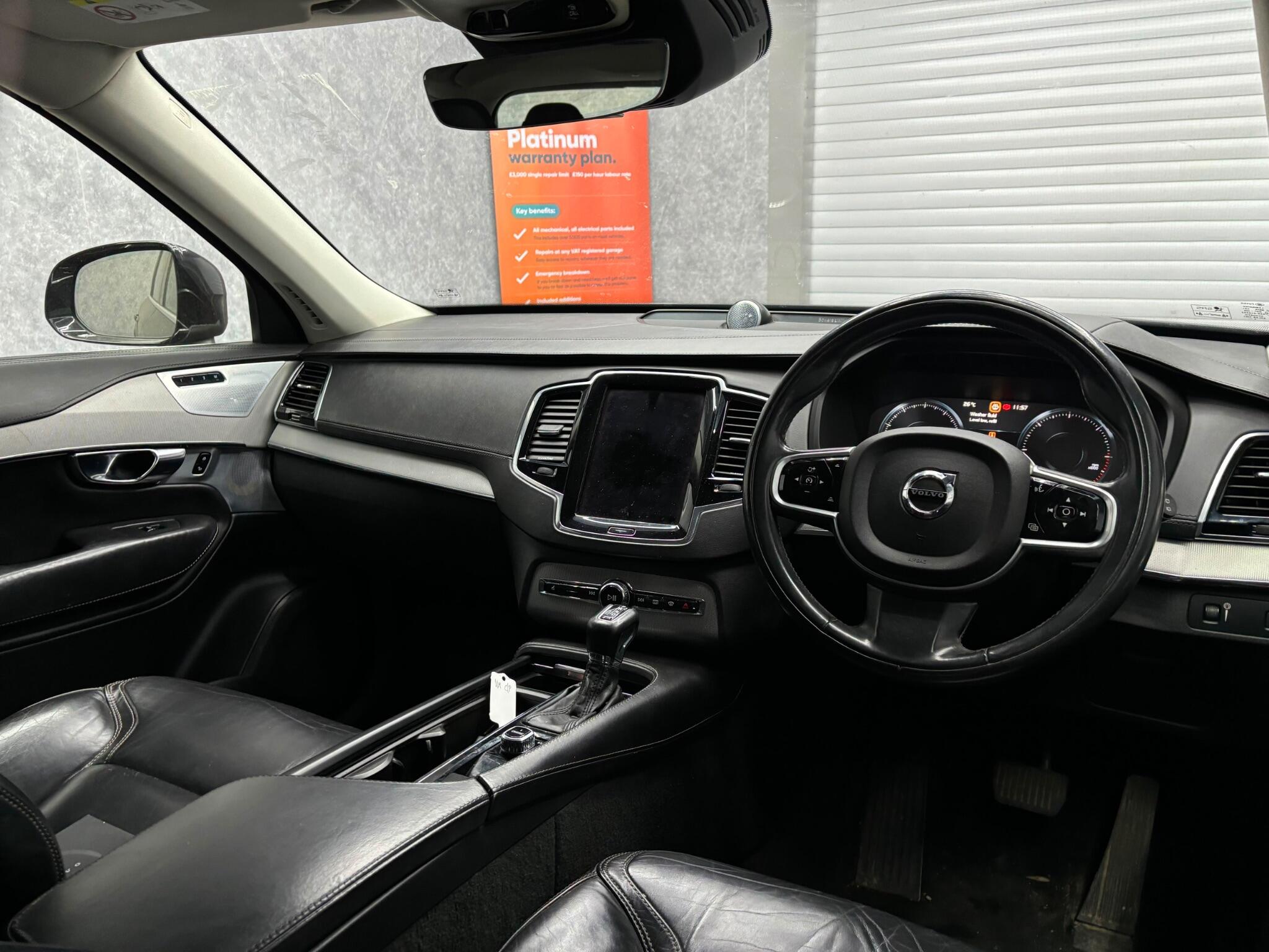 Volvo XC90 view 4