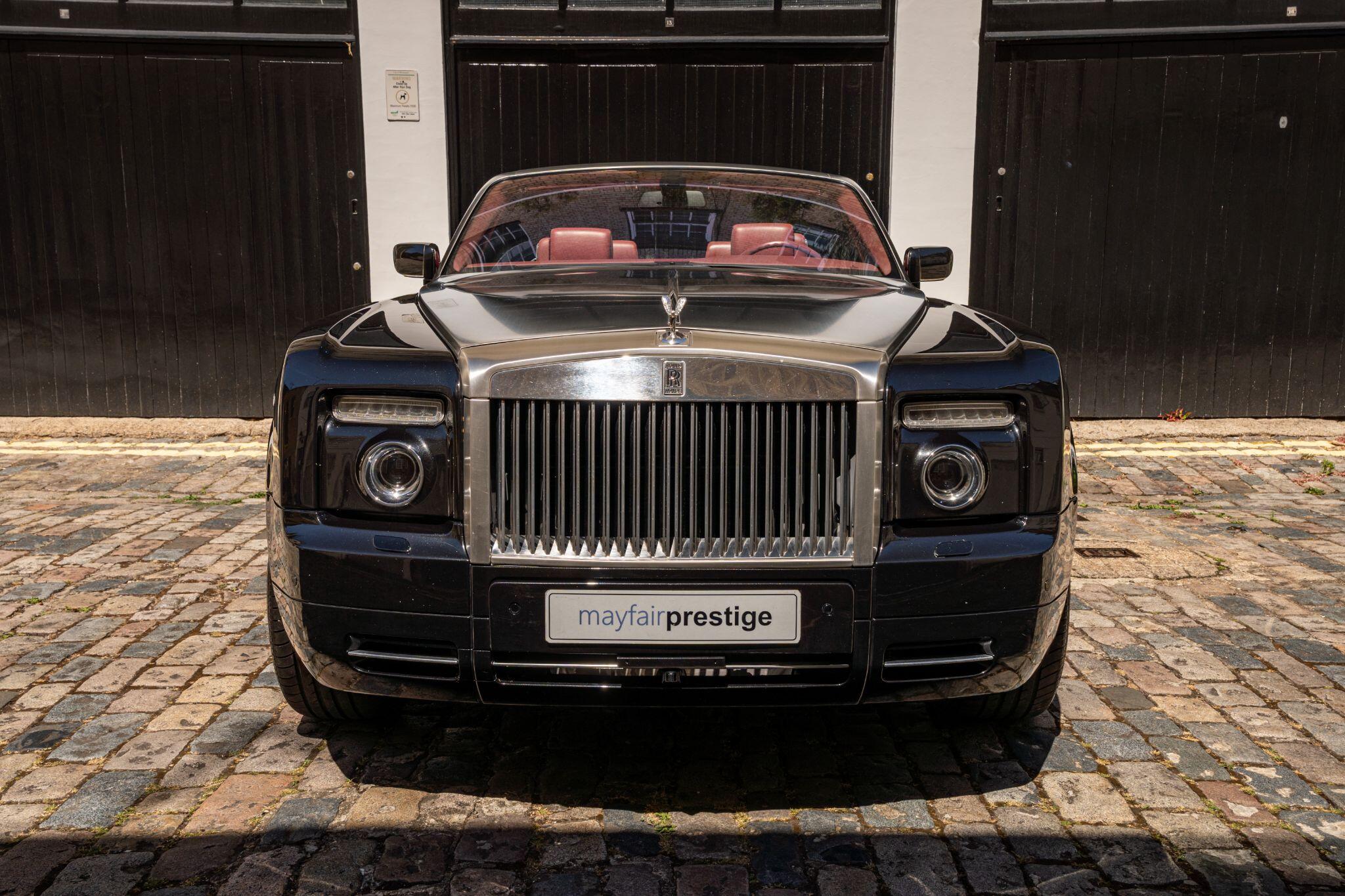 Rolls-Royce Phantom view 8