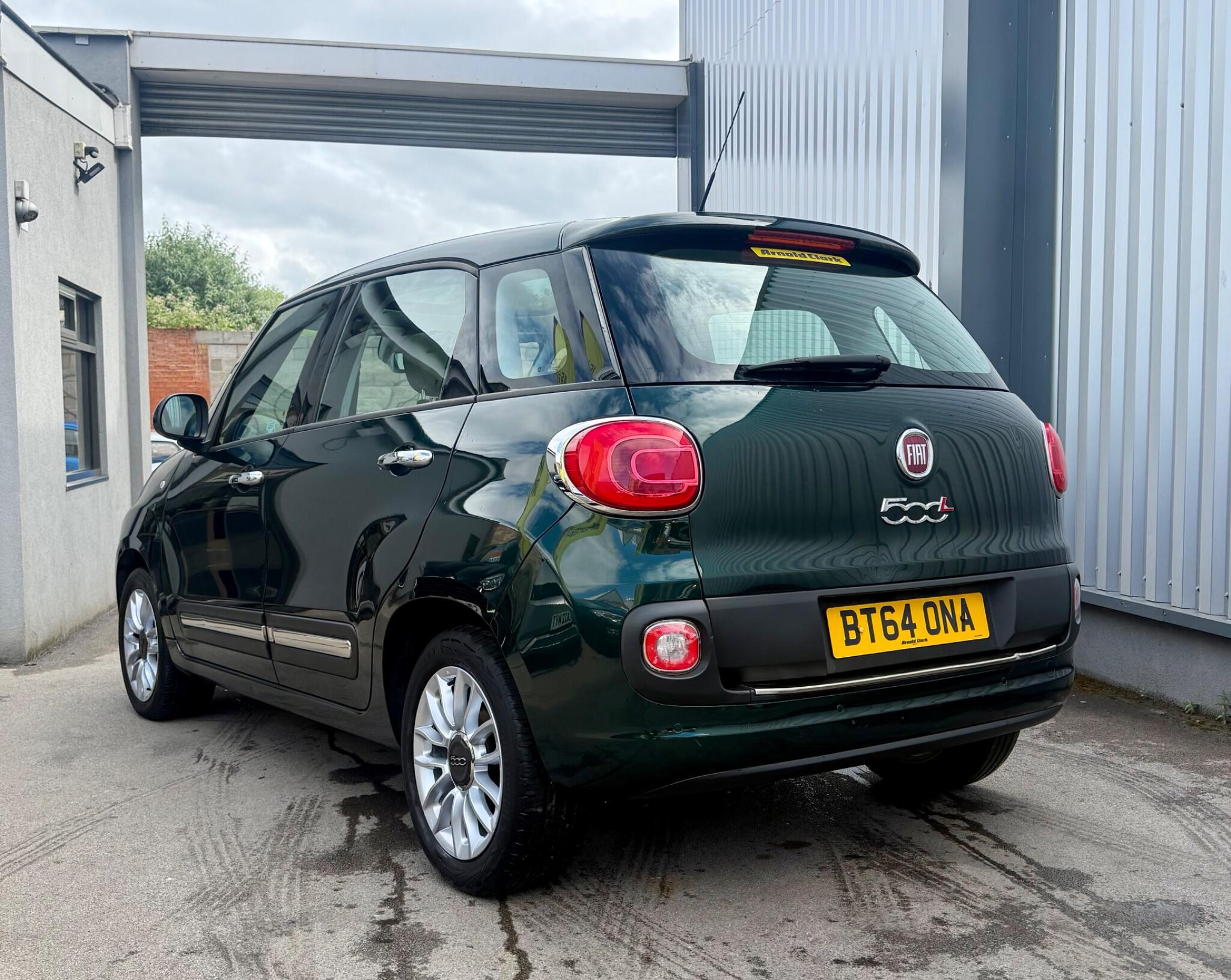 Fiat 500L view 6