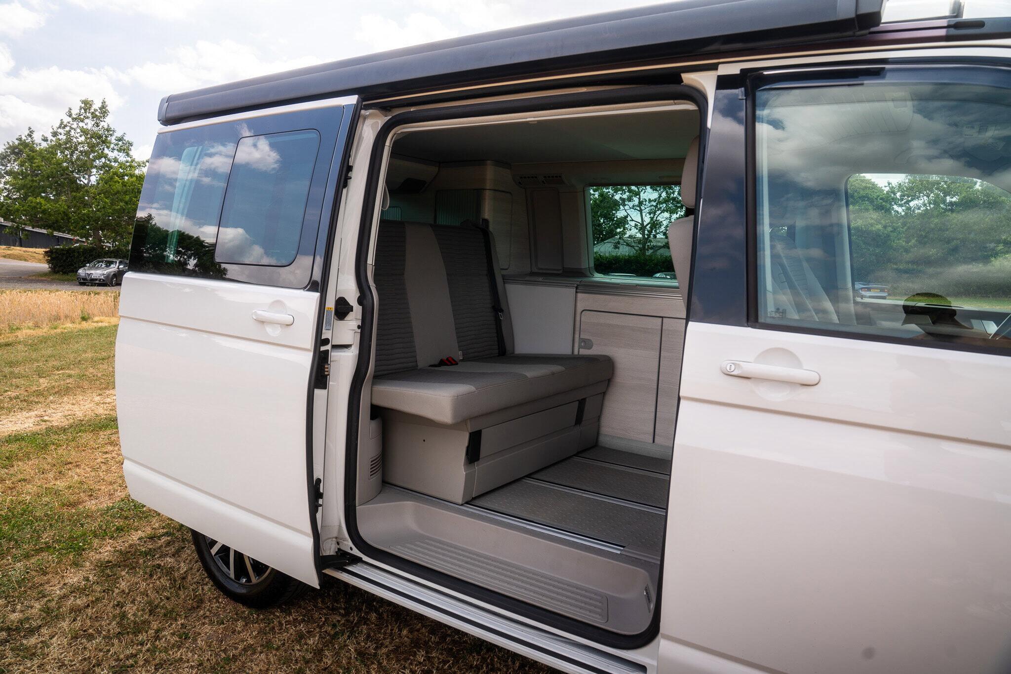 Volkswagen California view 30
