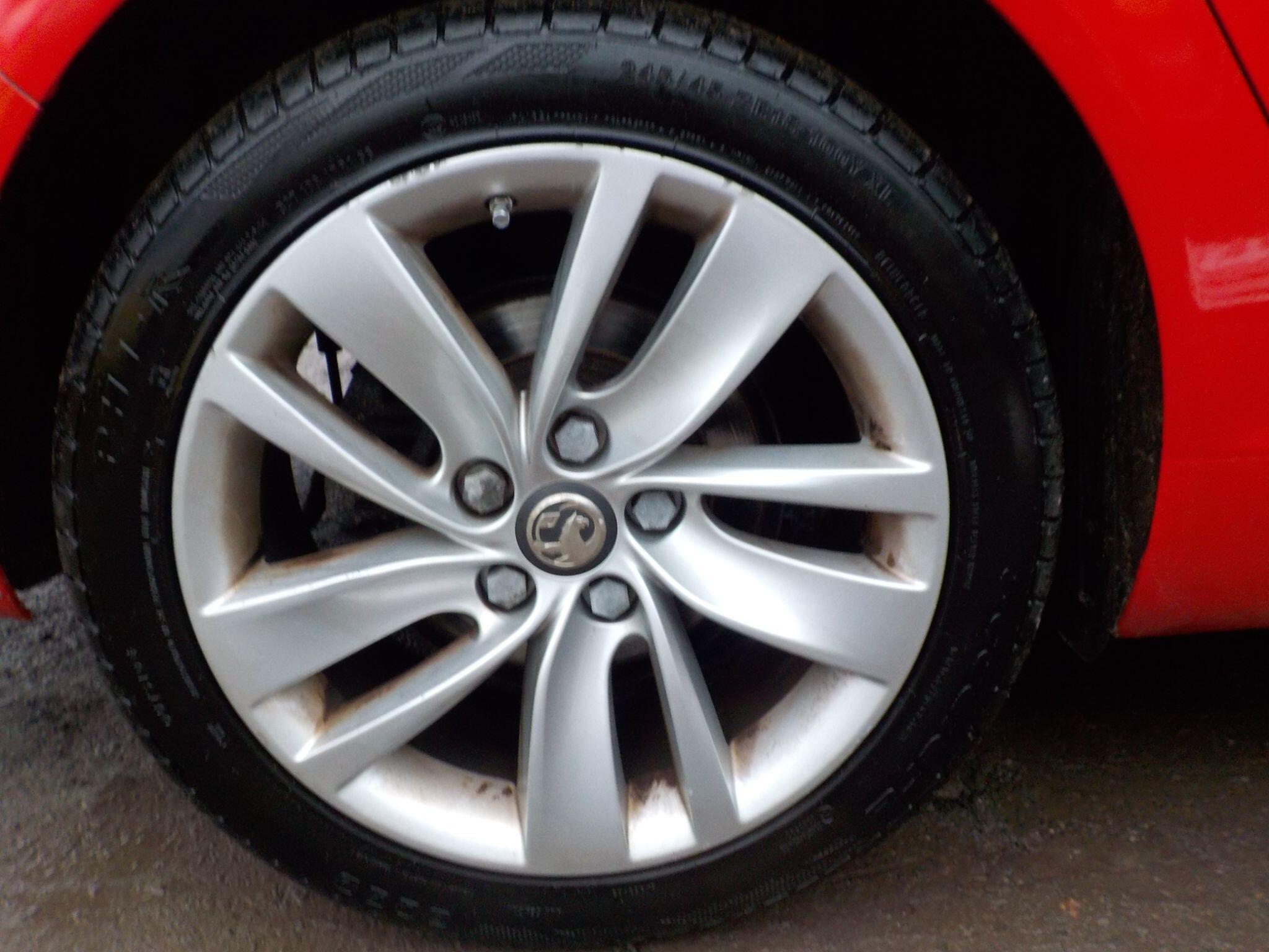 Vauxhall Insignia 1.8 16V SRi Nav Euro 5 5dr