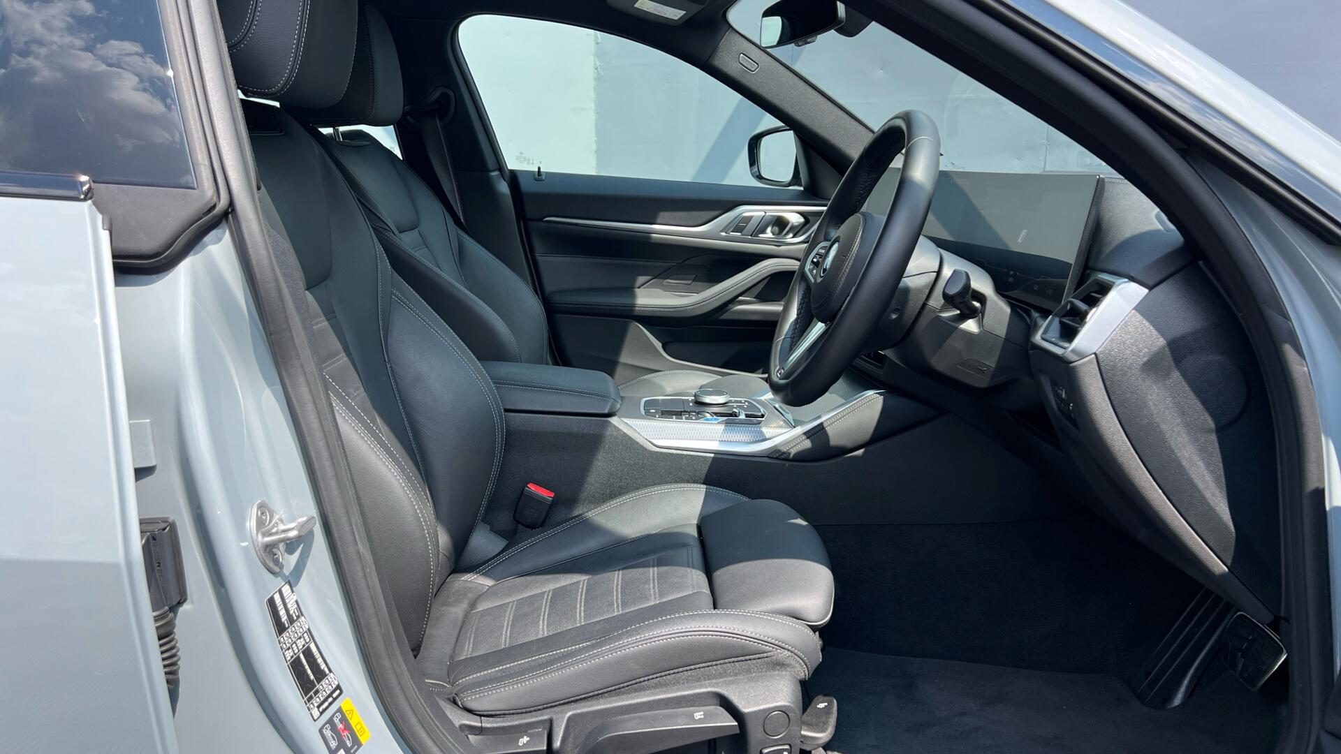 BMW I4 view 11