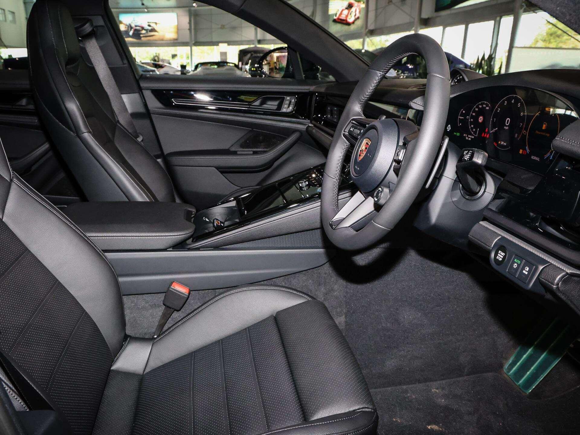 Porsche Panamera view 12