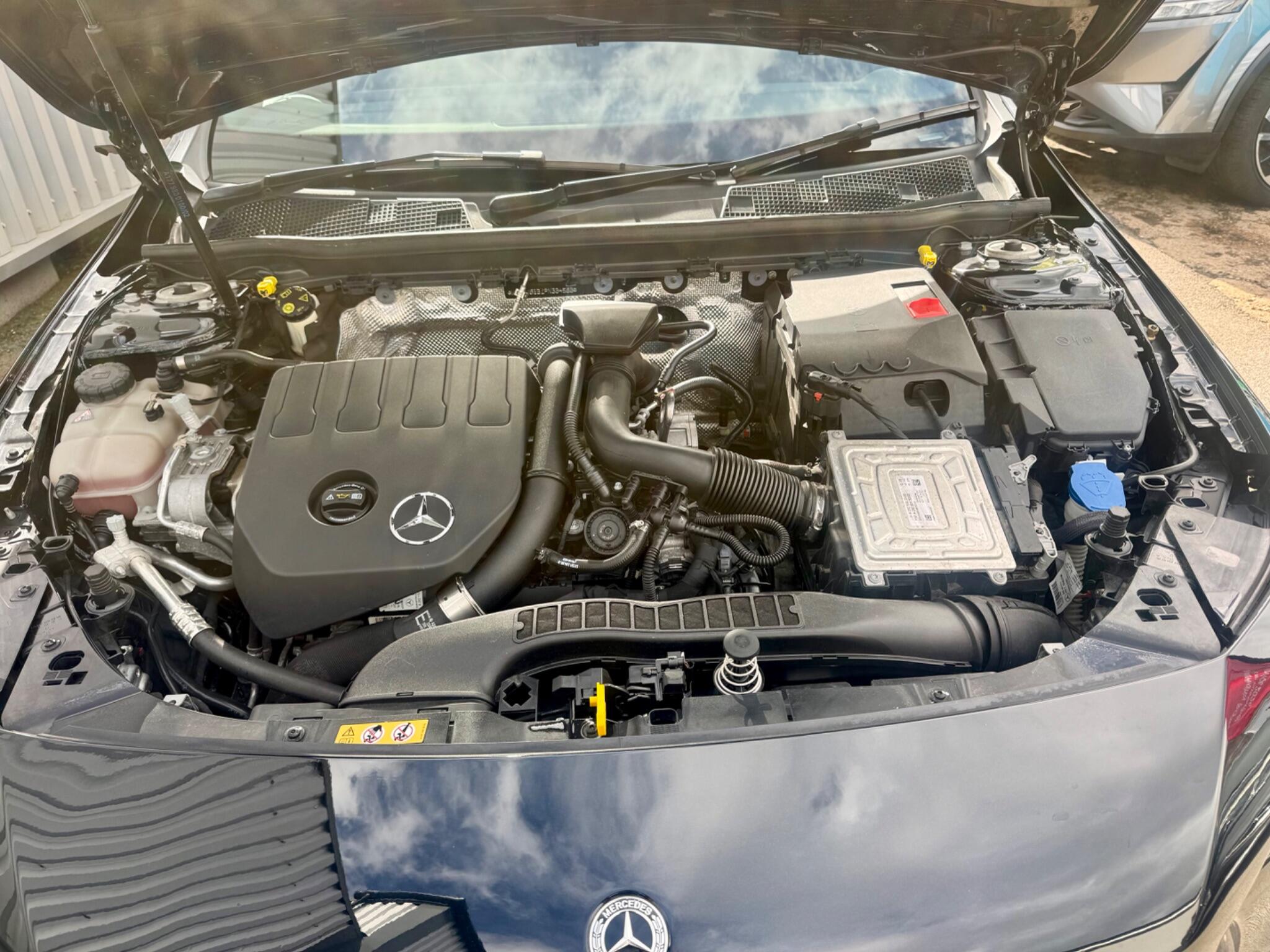 Mercedes-Benz Cla view 18