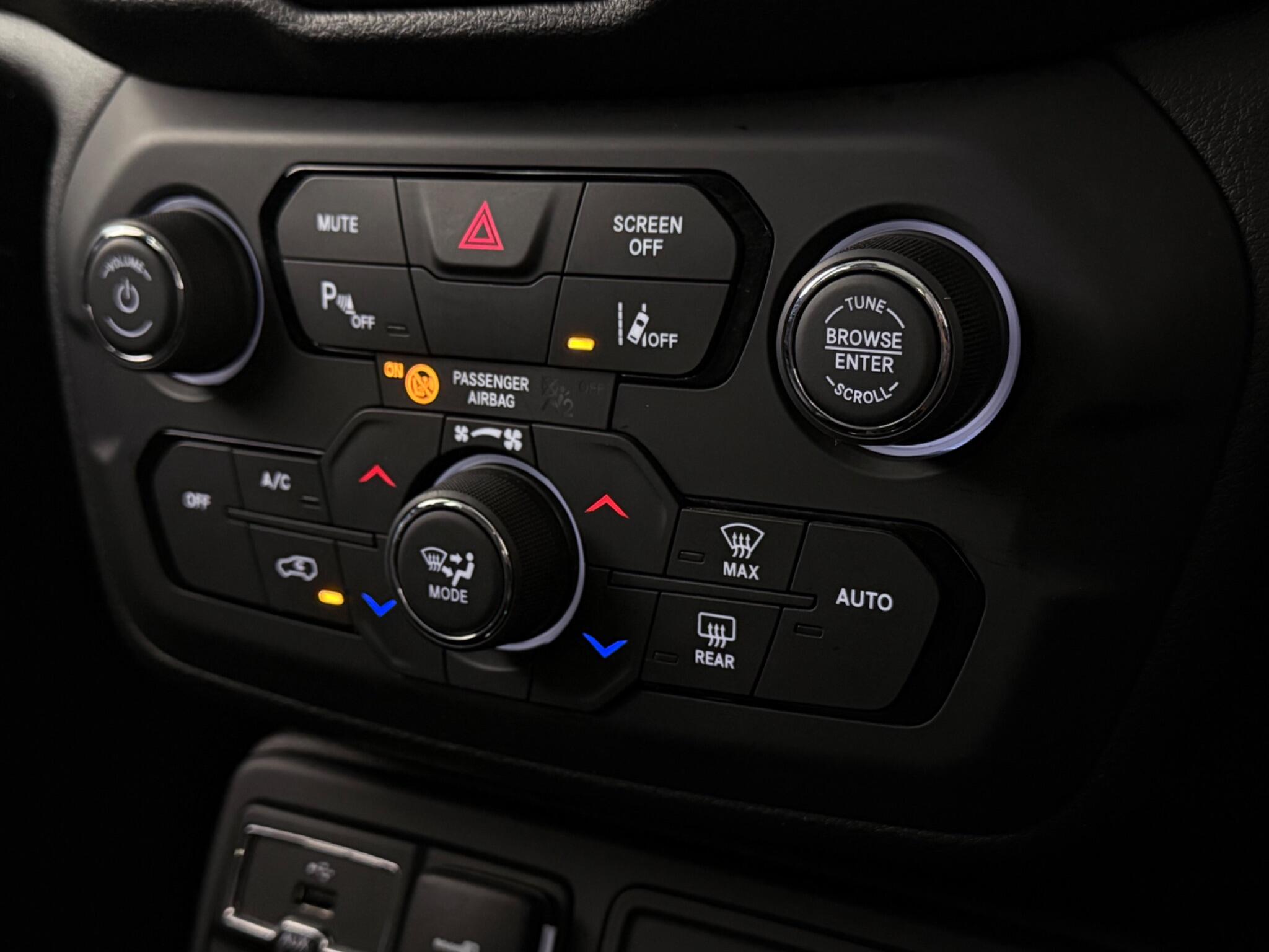 Jeep Renegade view 27