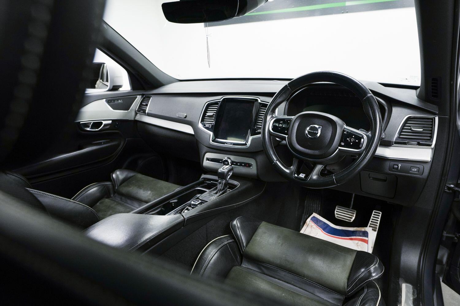 Volvo XC90 view 7
