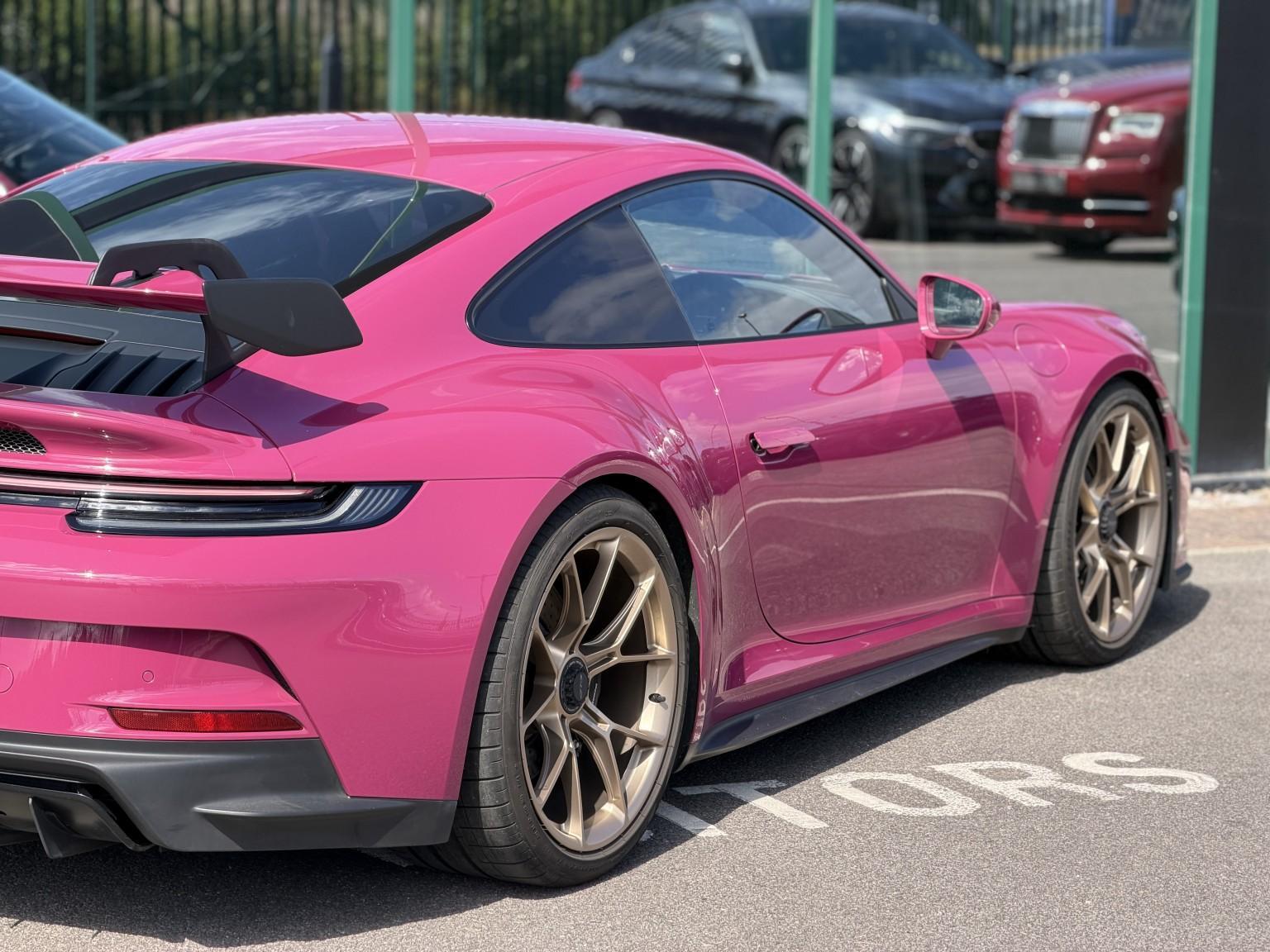 Porsche 911 view 35