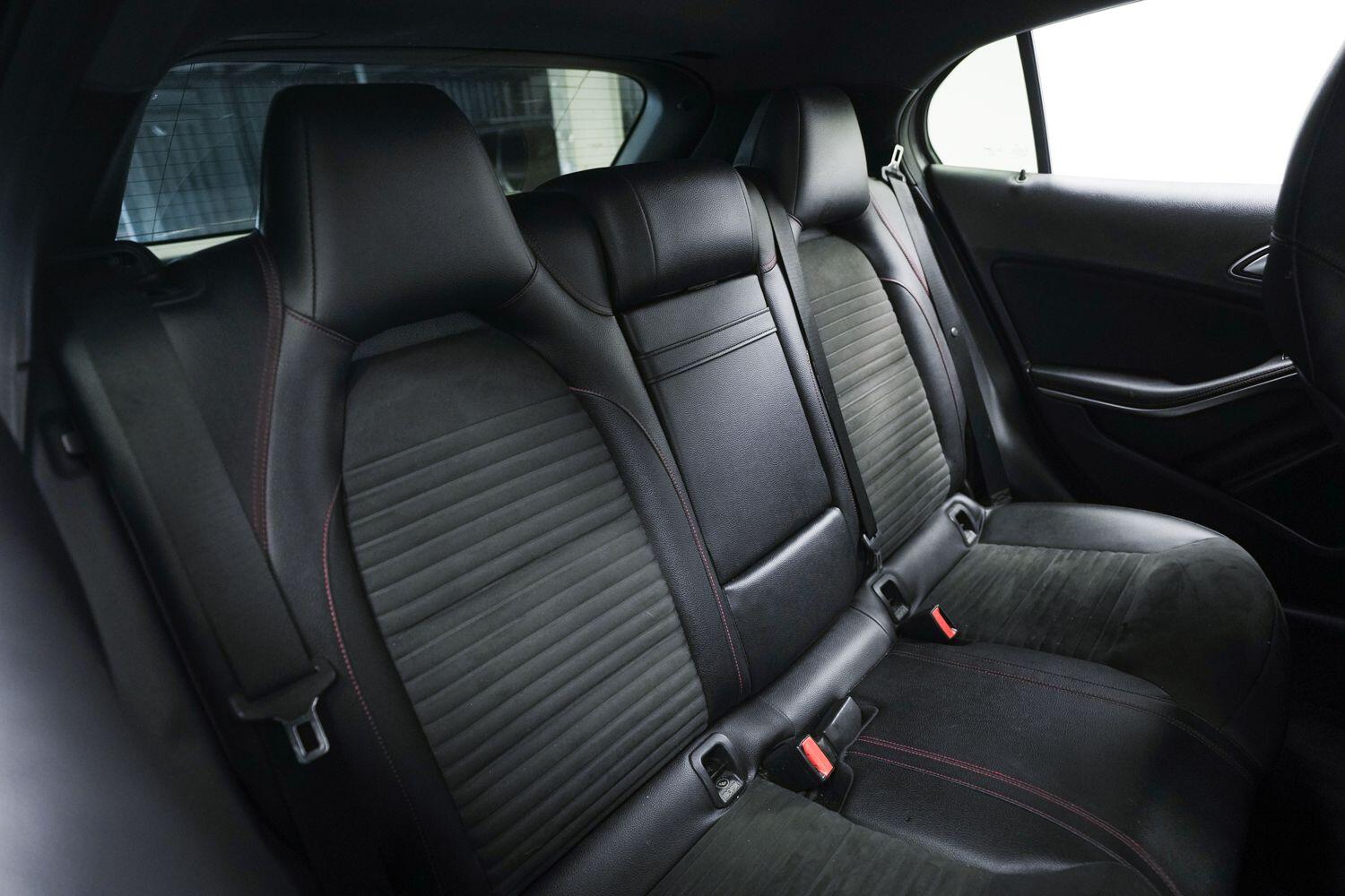 Mercedes-Benz Gla view 11