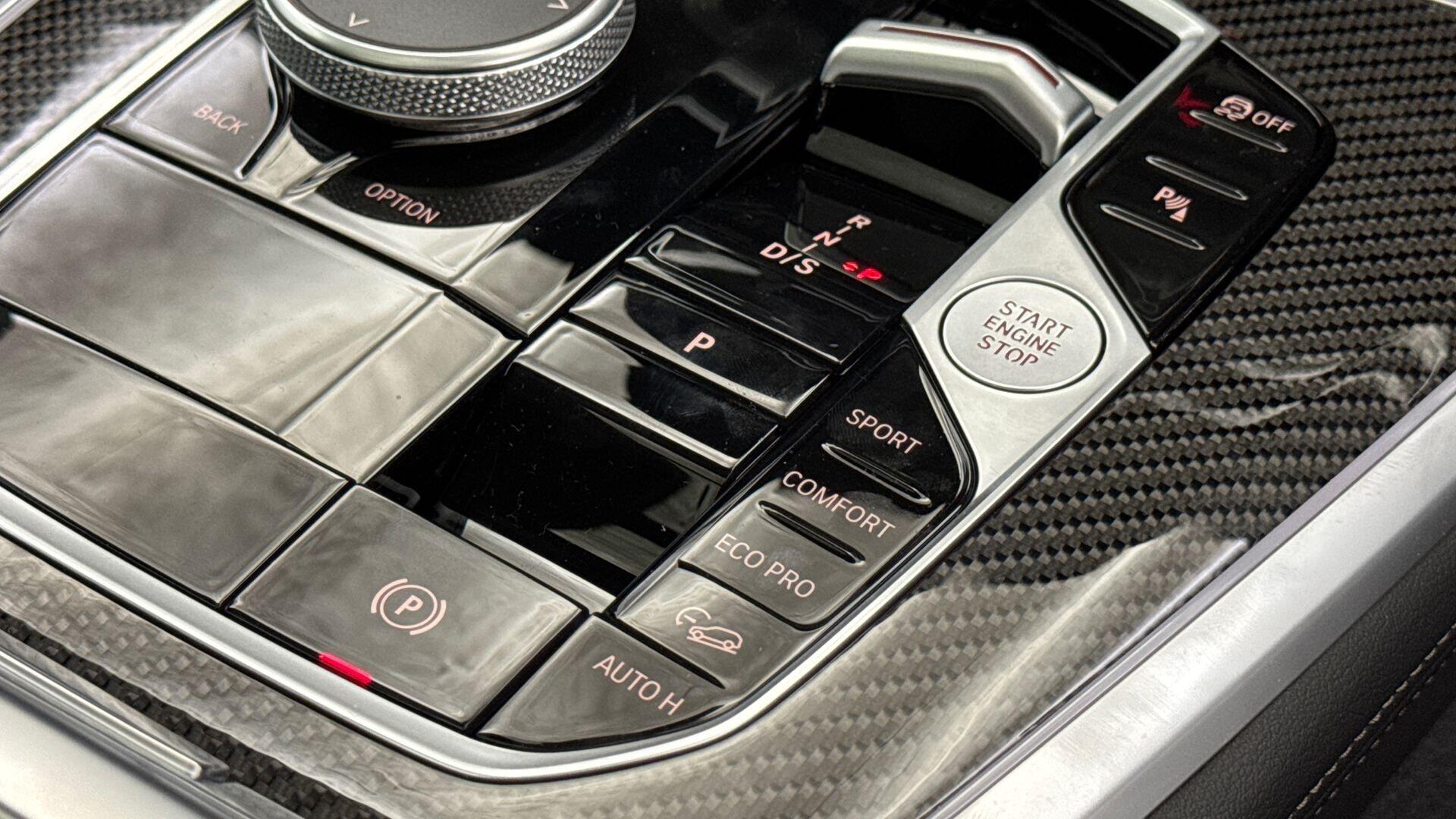 BMW X5 view 20