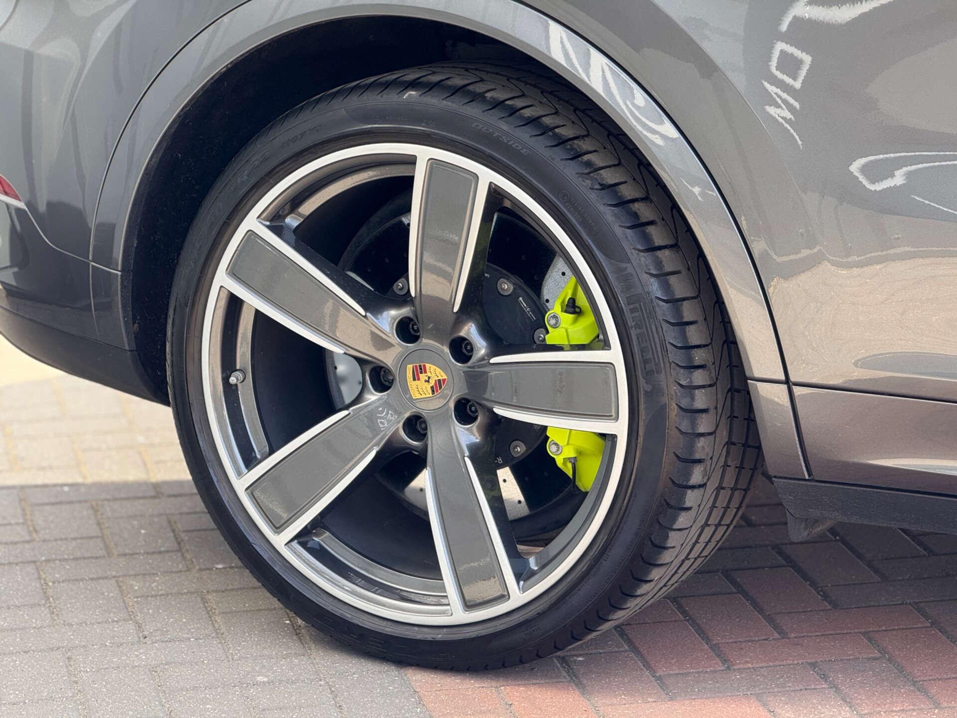 Porsche Cayenne view 17